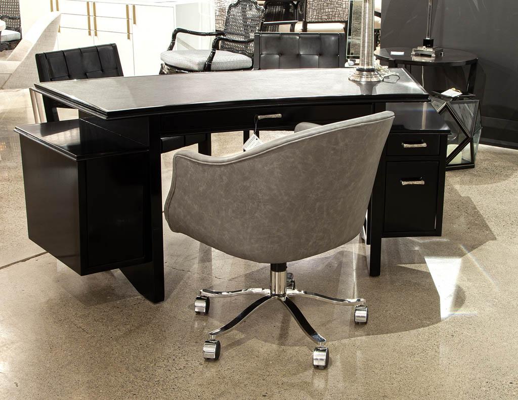 Chaise de bureau en cuir incurvée de style moderne du milieu du siècle en vente 4