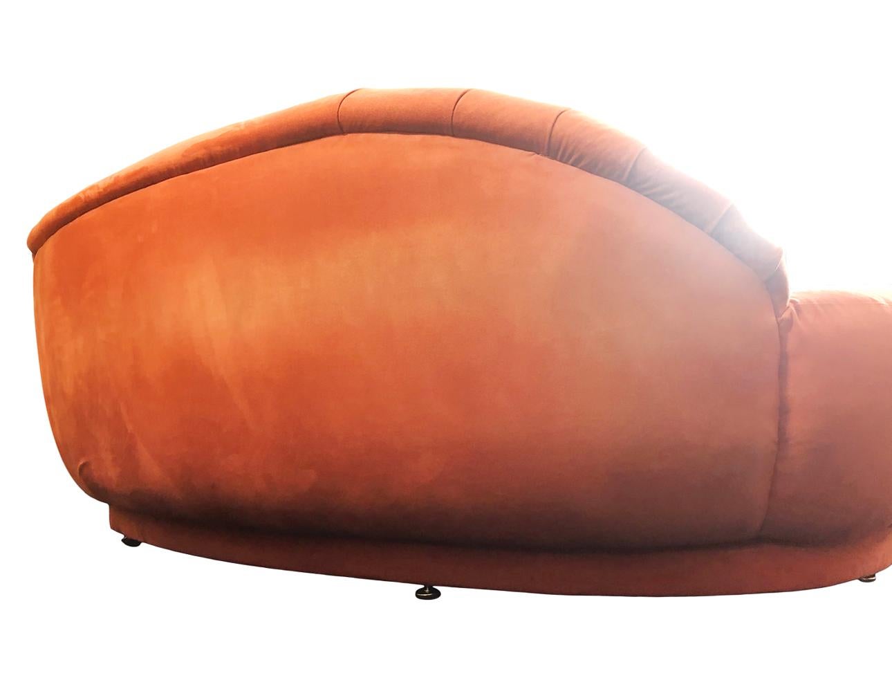 Late 20th Century Mid-Century Modern Curved or Circular Serpentine Sofa by Milo Baughman