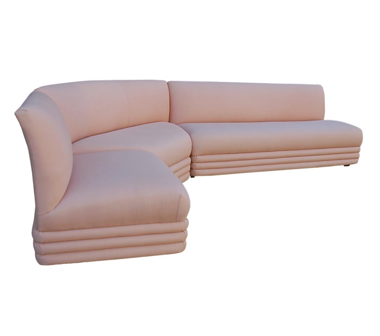 Mid-Century Modern Curved Sectional Sofa in Pink  In Good Condition In Philadelphia, PA