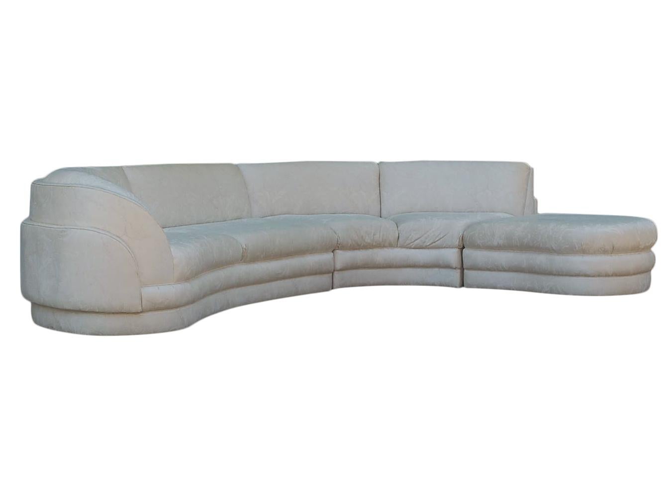 A beautifully designed vintage sofa, circa 1970s. This high quality sectional sofa features a 3-piece design and looks good from every angle. Upholstery is original, it is soiled and needs recovering. Foam and padding are excellent.