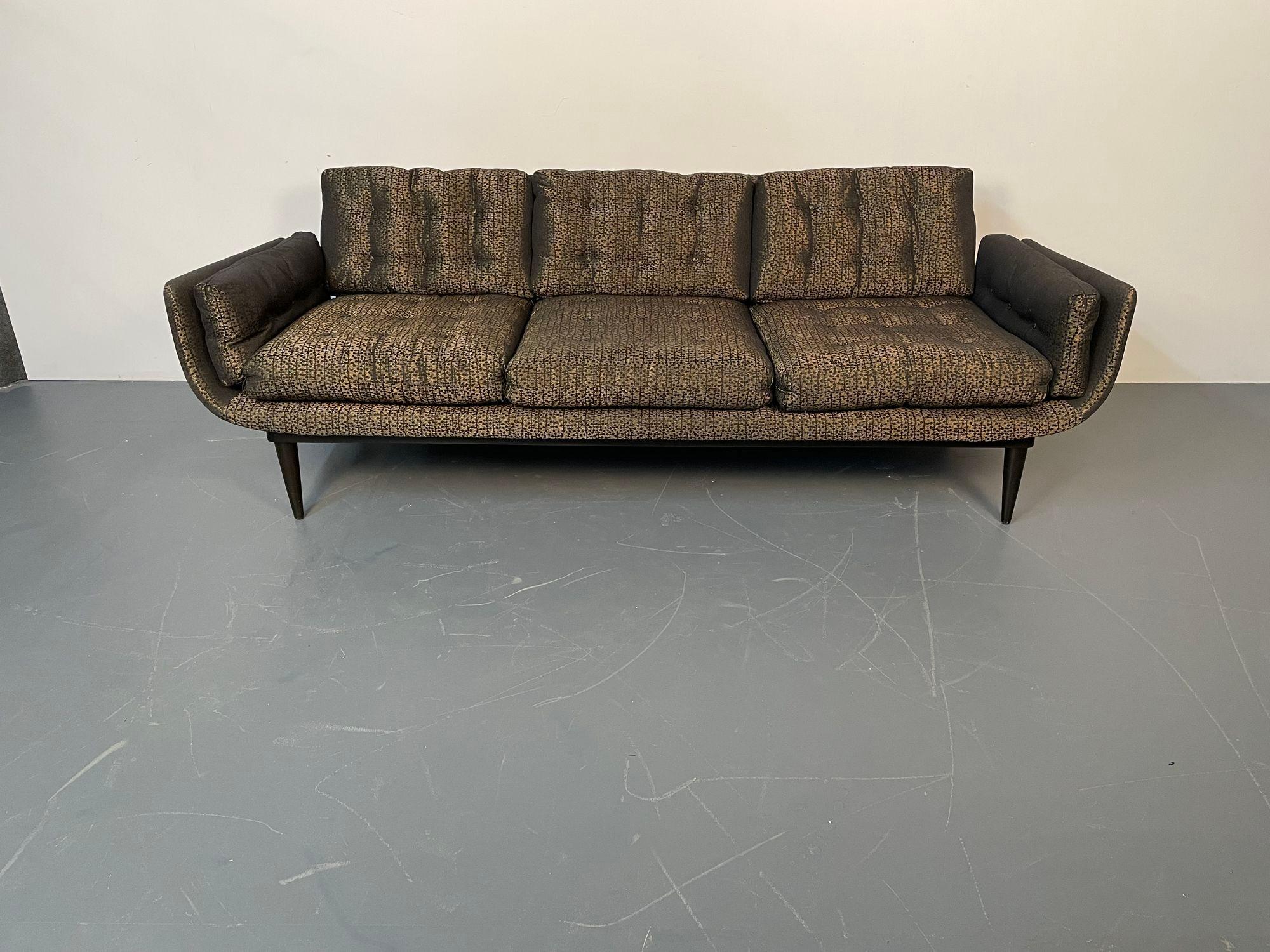 Mid-Century Modern Curved Sofa / Settee, Adrian Pearsall Style, Three-Seater
 
Curvaceous three seater mid-century modern sofa in the manner of American designer, Adrian Pearsall. Having removable cushions and backrests. Banana form In a lovely