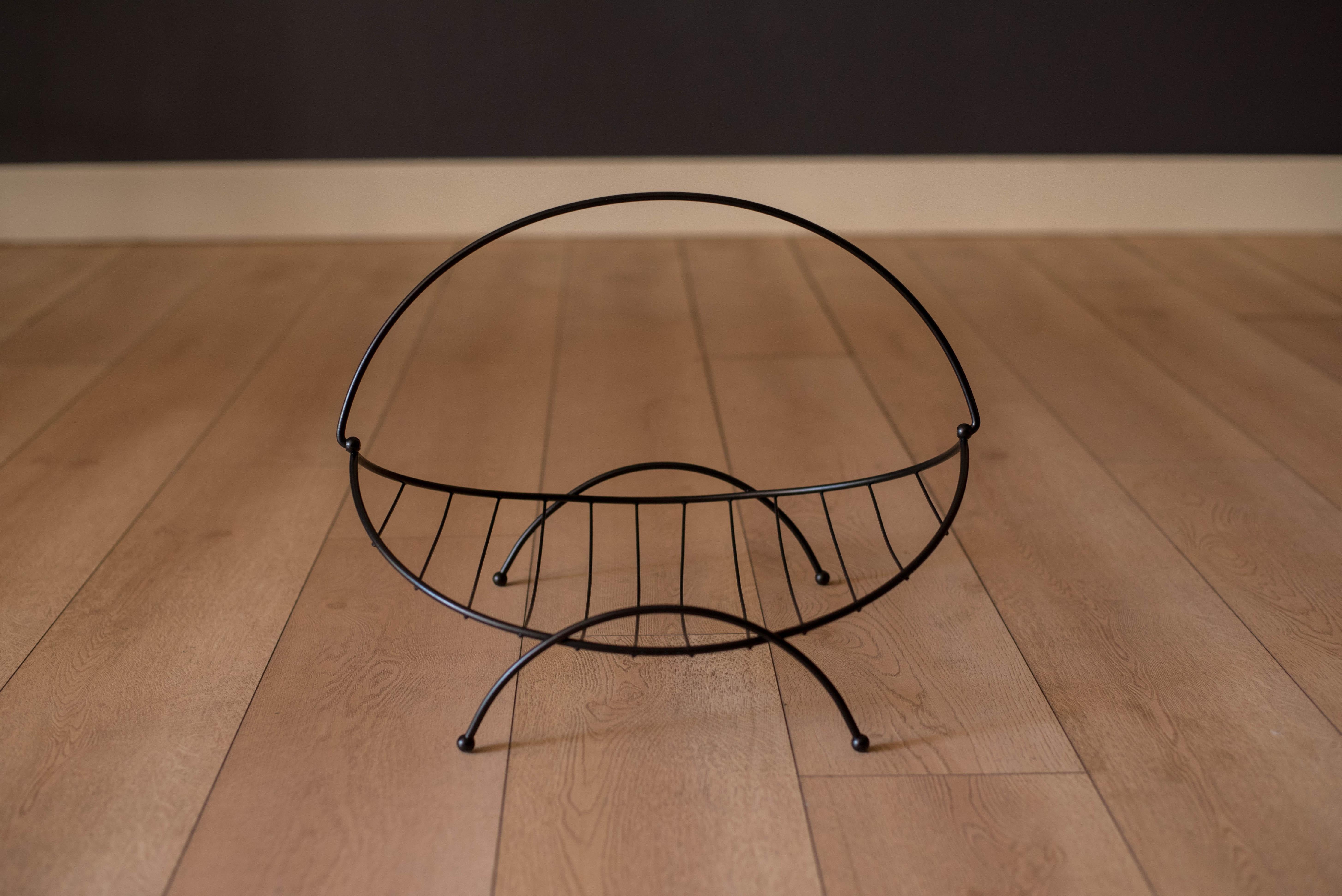 Mid-20th Century Mid-Century Modern Curved Wire Black Magazine Rack Holder For Sale