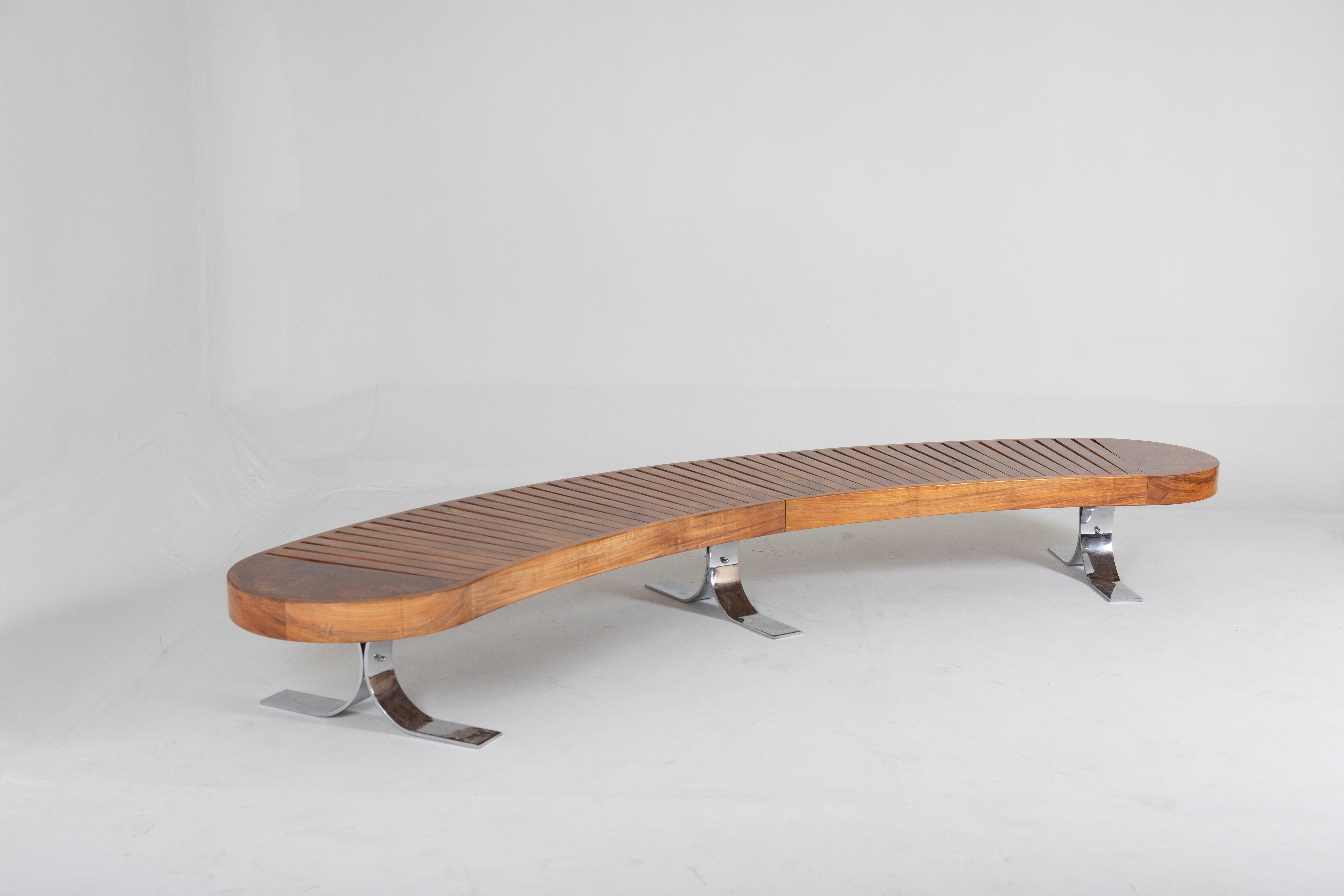 Mid-Century Modern CurvedBench by Carlo Hauner & Martin Eisler for Forma, 1960s

This curvaceous bench was done in a beautiful solid wood, and it has a natural finish that maintains and showcases the original tone of the wood. It is very interesting