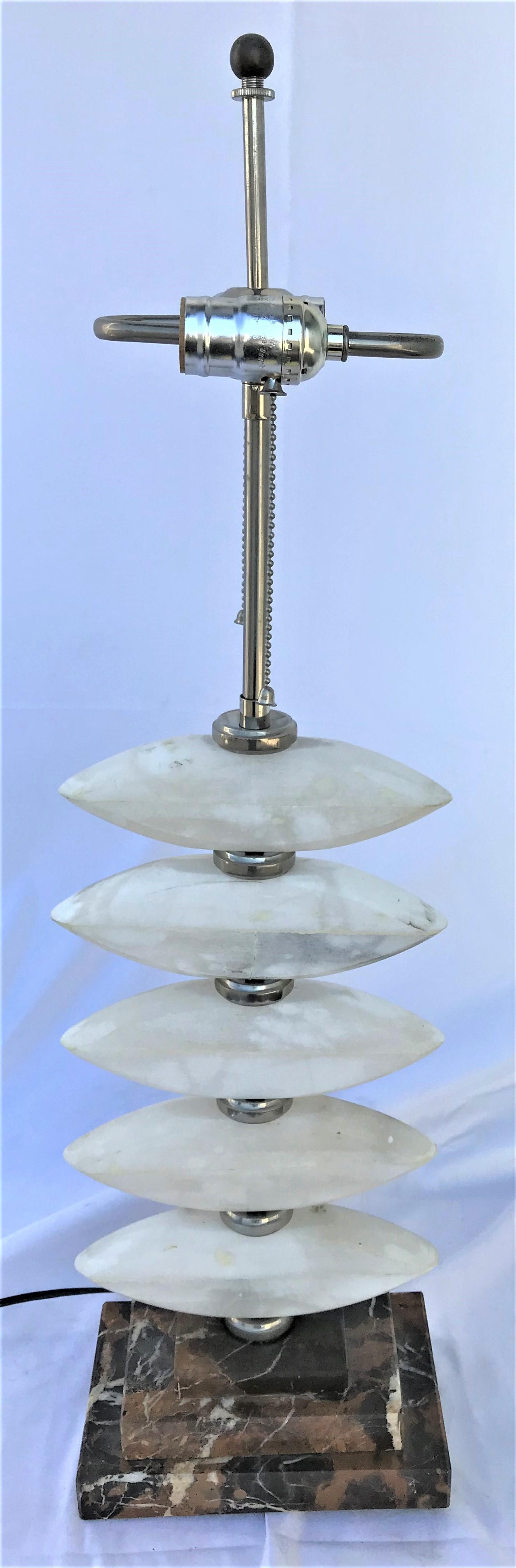 Moderne Mitte des Jahrhunderts,  Maßgefertigte Alabaster-Lampe (Ende des 20. Jahrhunderts)