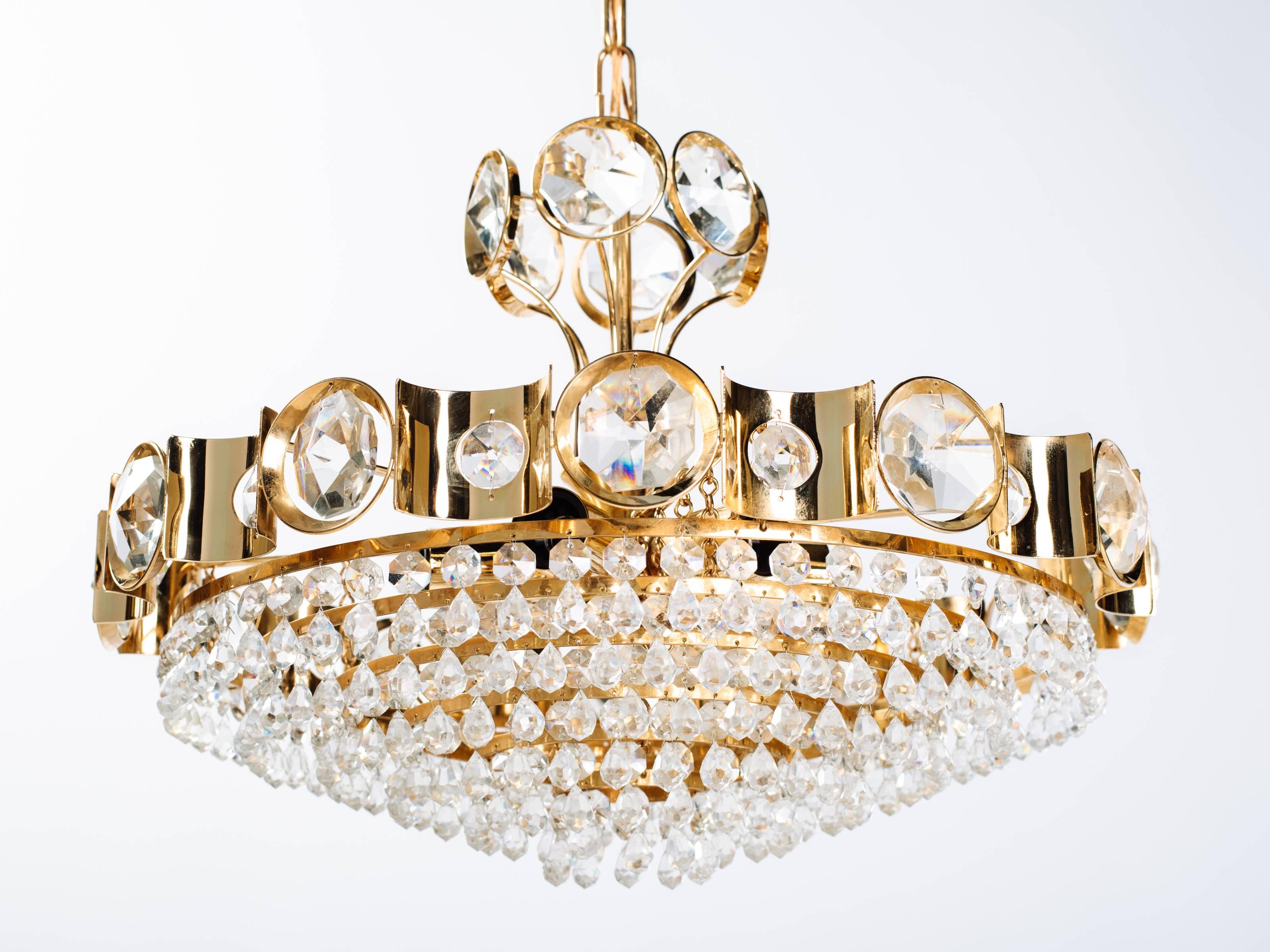 Lobmeyr Gold Plated Brass and Cut Crystal Chandelier, circa 1960s For Sale 1