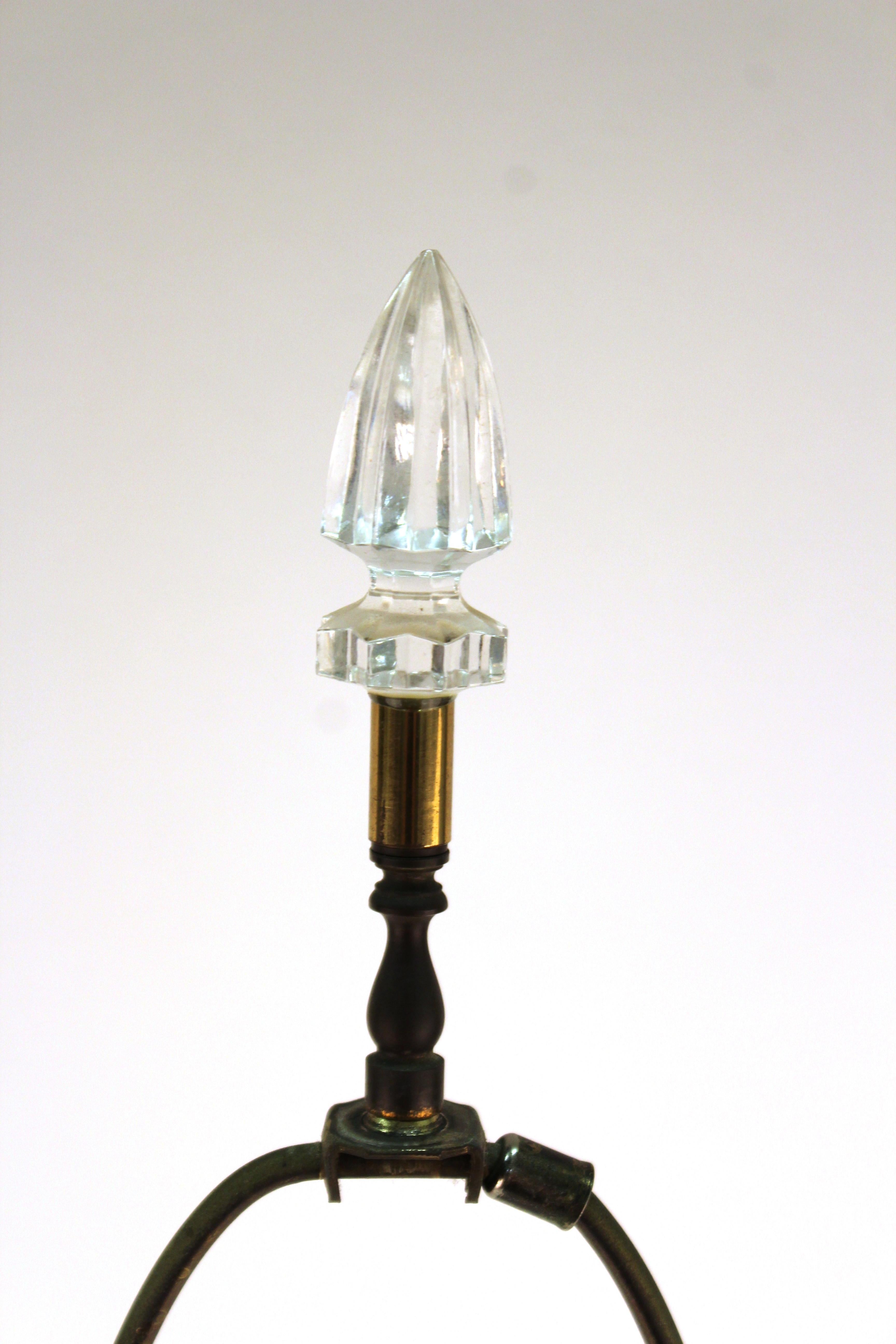 Mid-Century Modern Cut Crystal Table Lamp In Good Condition In Astoria, NY