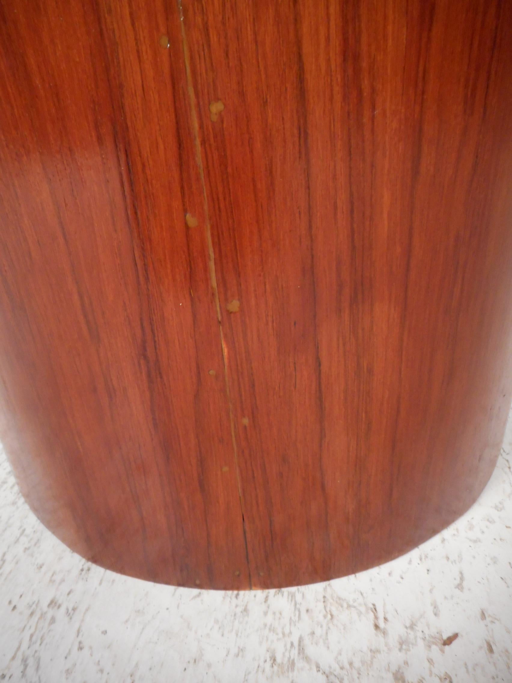 Mid-Century Modern Cylindrical Side Table or Pedestal In Good Condition In Brooklyn, NY