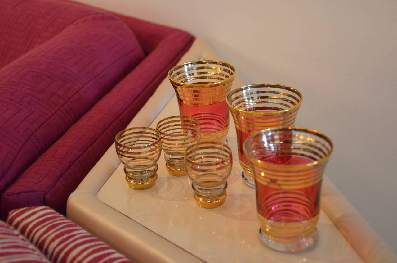 Tschechische S/4 Preiselbeere Rosa / Rot geflammt Gold vergoldet Kelche & 6 kleine Schnapsgläser 9
