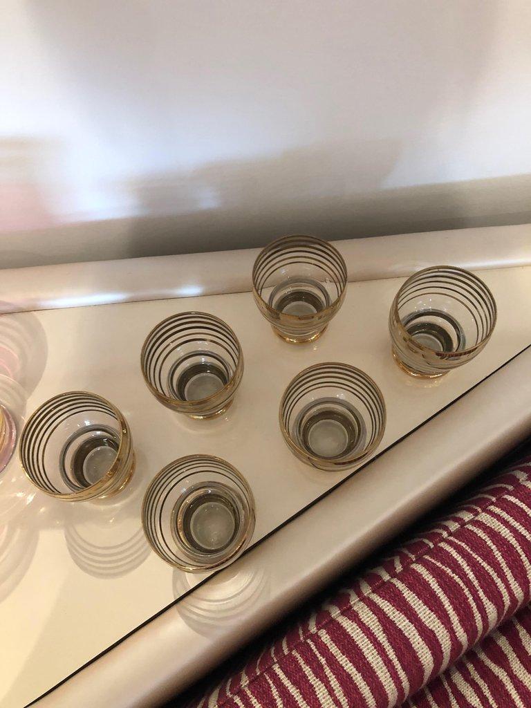Tschechische S/4 Preiselbeere Rosa / Rot geflammt Gold vergoldet Kelche & 6 kleine Schnapsgläser (20. Jahrhundert)