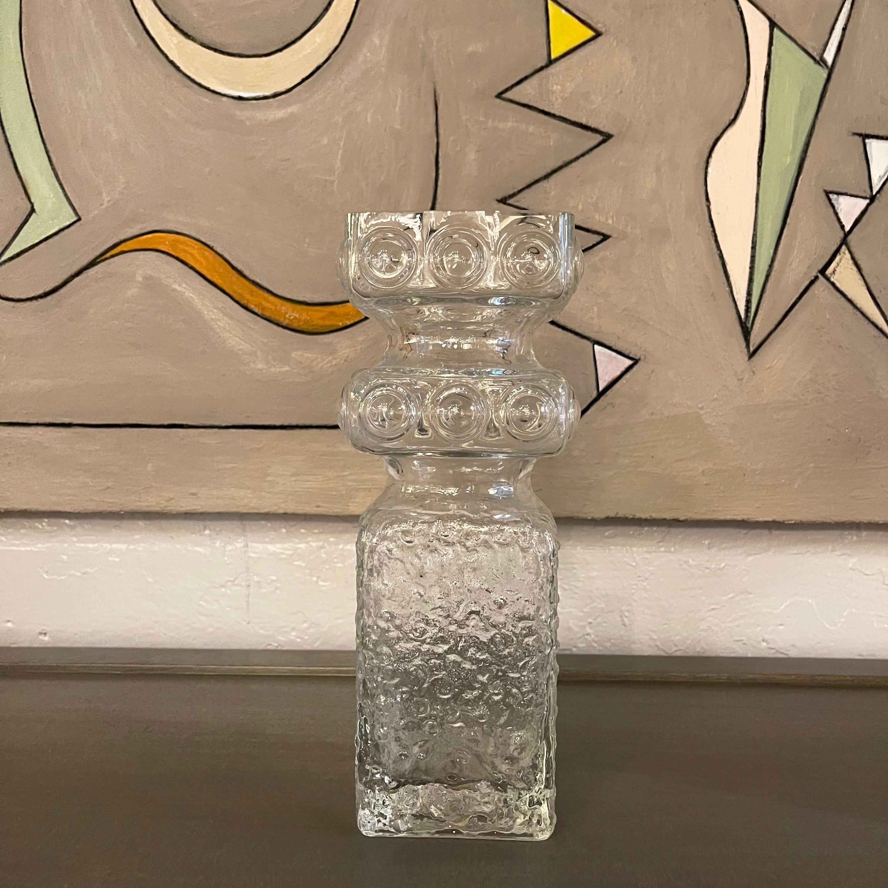 Vase en verre d'art, transparent et pressé, de style moderne du milieu du siècle, créé par Jan Gabrhel pour Sklo Union.