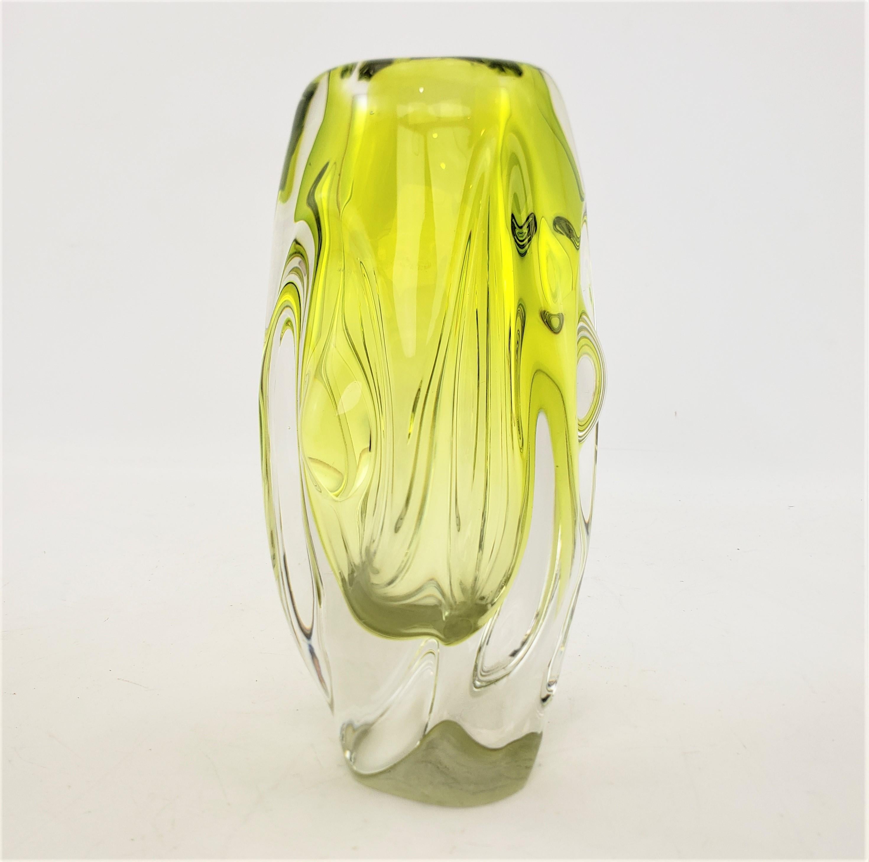 Mid-Century Modern Czech Republic Uranium Art Glass 'Propeller' Styled Vase For Sale 2