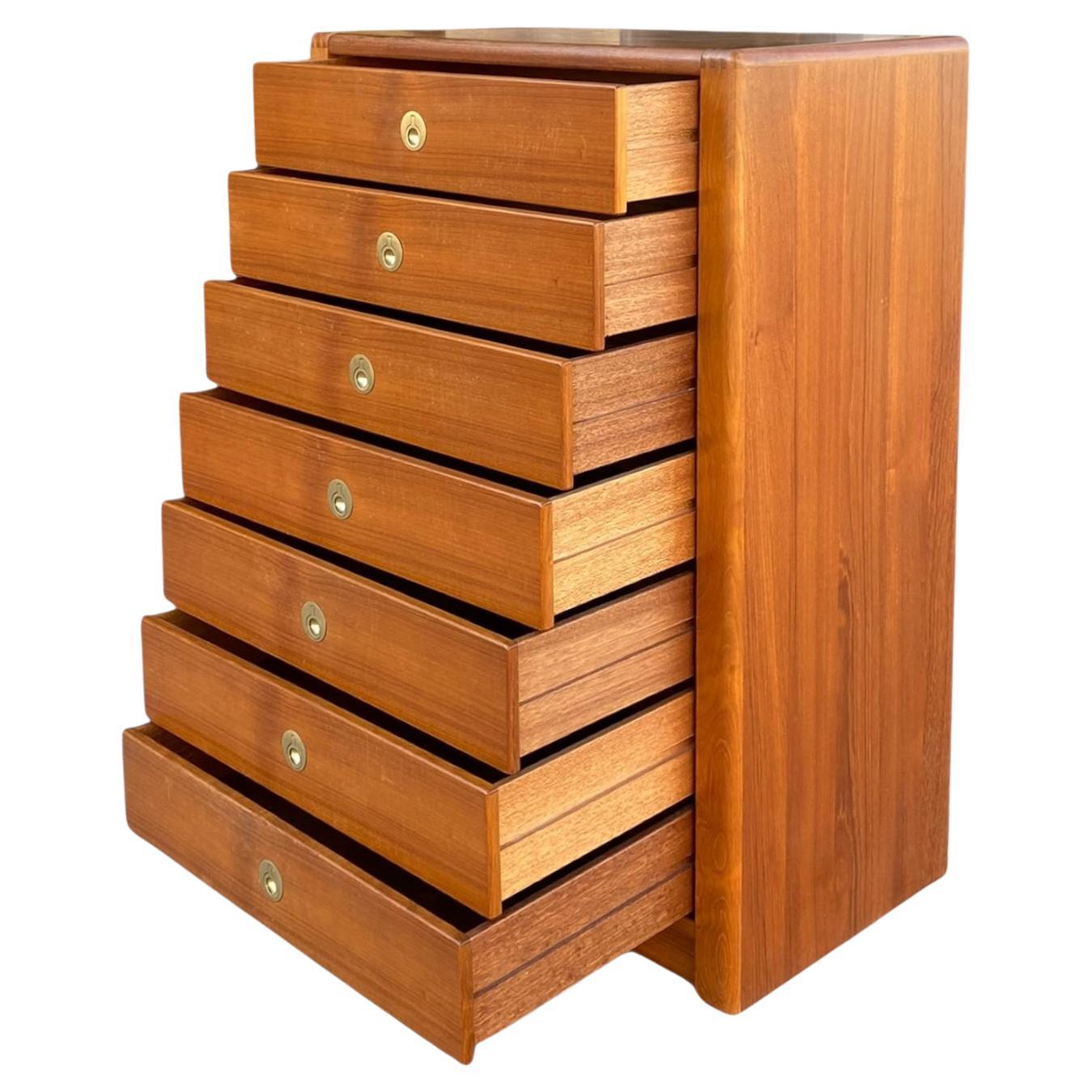 Mid-Century Modern D-Scan Captain Line Tallboy Dresser in Teak with Brass Pulls in vendita