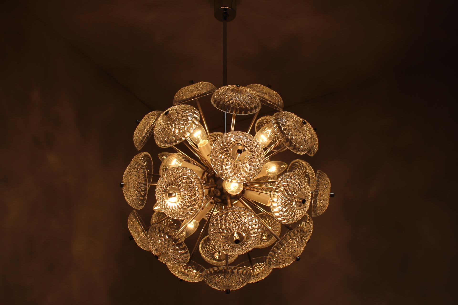 Lampadario Sputnik Modern di metà secolo, di Kamenicky Senov, anni '60 in vendita 5
