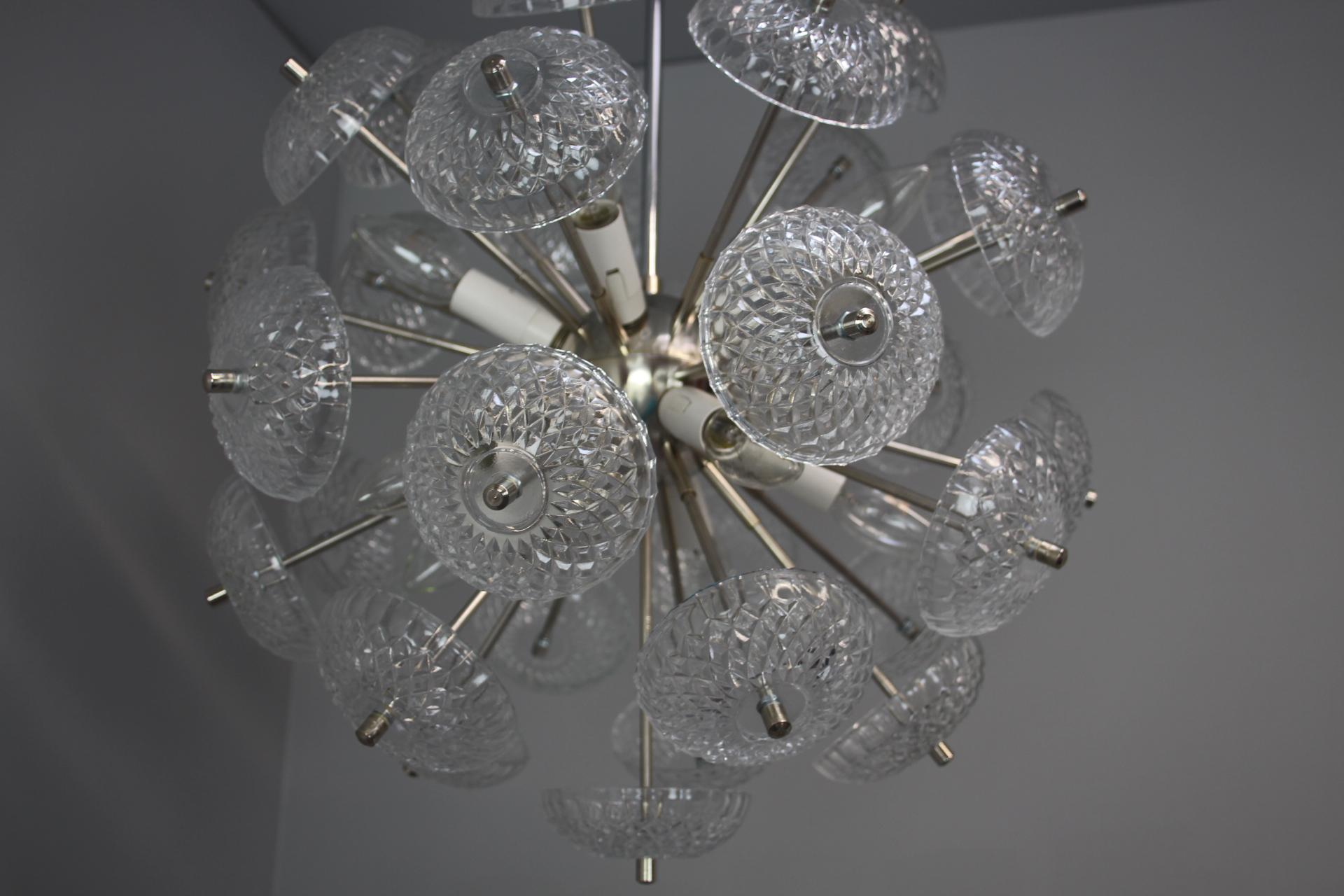 Ceco Lampadario Sputnik Modern di metà secolo, di Kamenicky Senov, anni '60 in vendita