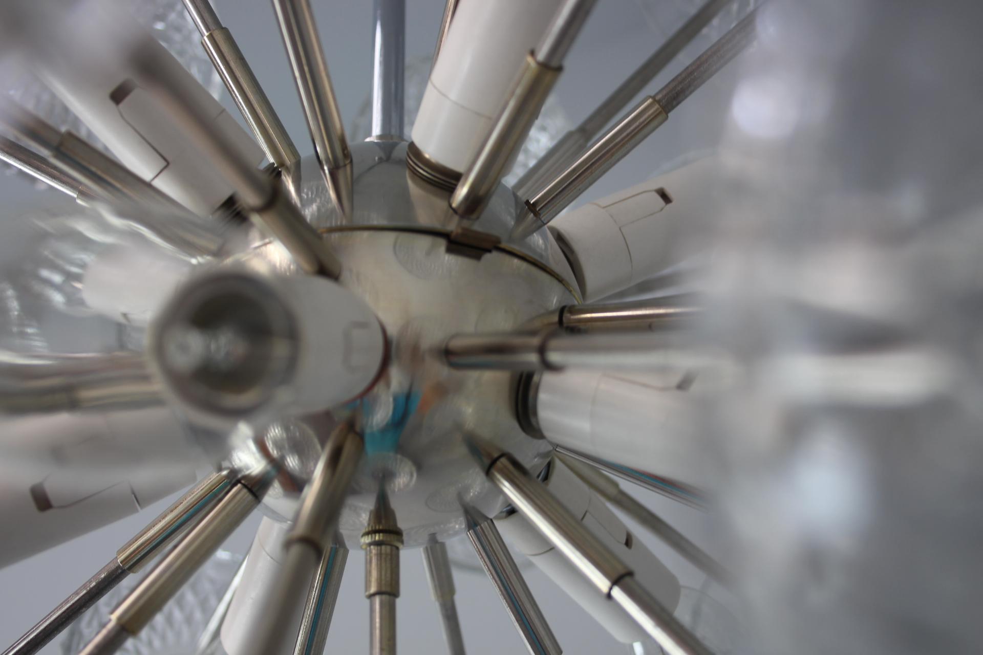 Vetro Lampadario Sputnik Modern di metà secolo, di Kamenicky Senov, anni '60 in vendita