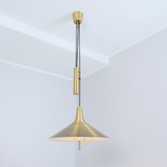 Ciondolo a soffitto danese regolabile Th. Valentiner, in ottone massiccio, della metà del secolo scorso