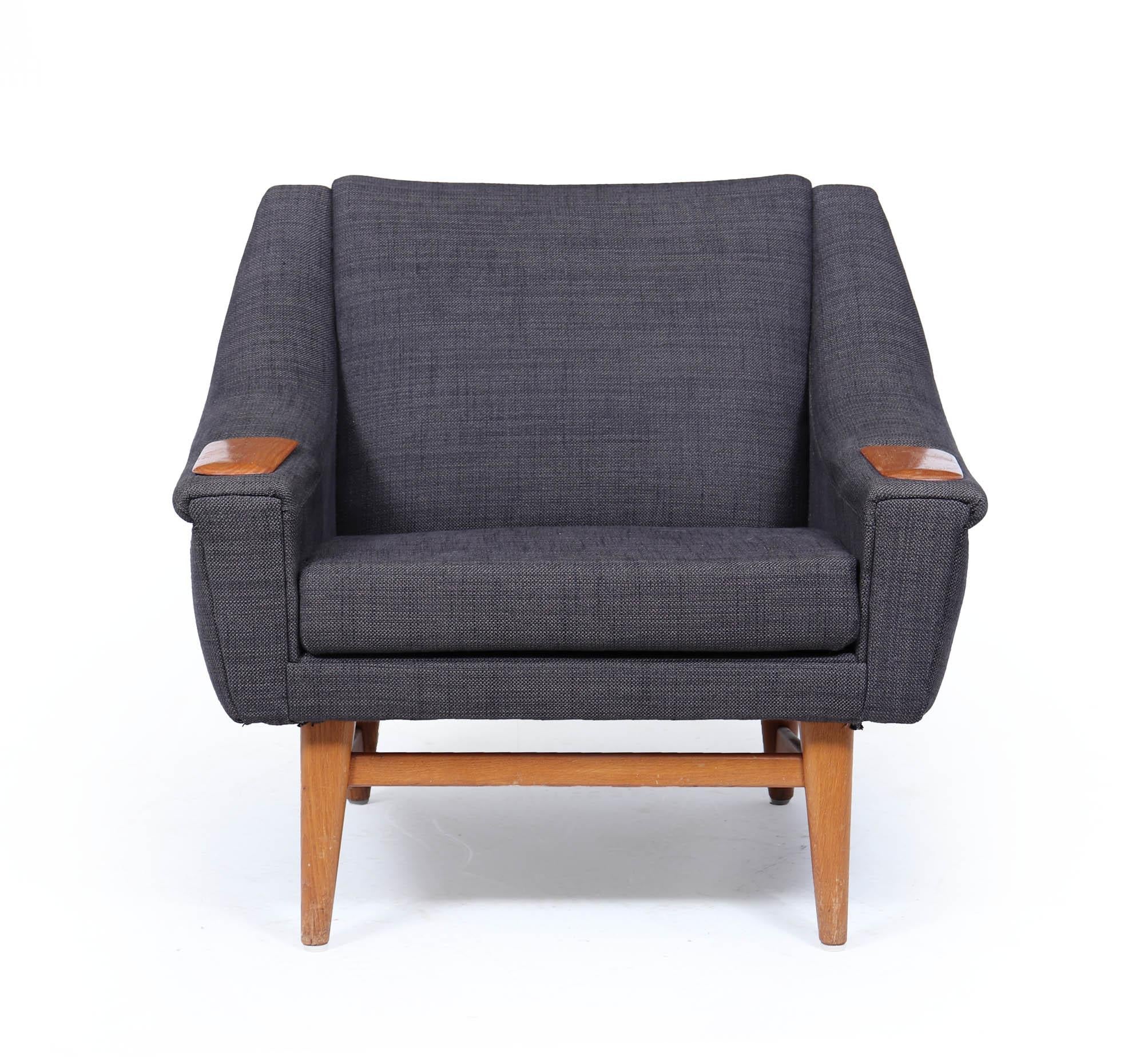 Sillón danés moderno de mediados de siglo con reposabrazos de roble, c. 1960 Moderno de mediados de siglo en venta
