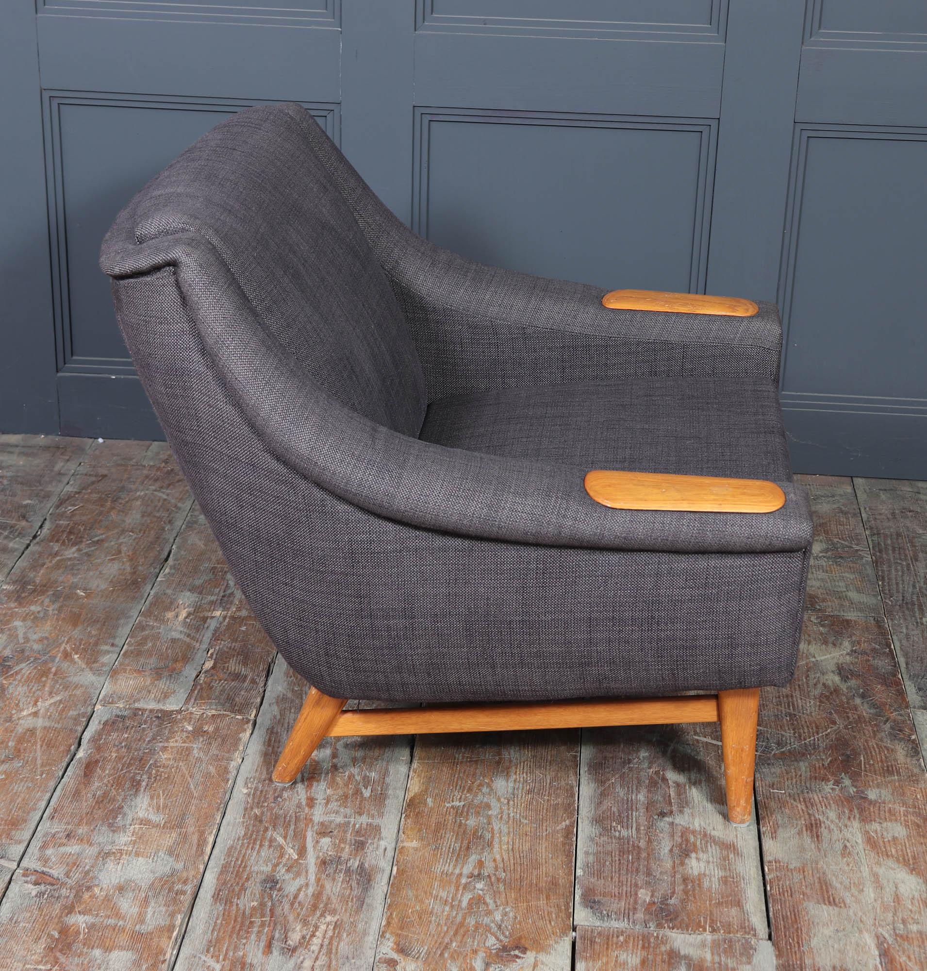 Sillón danés moderno de mediados de siglo con reposabrazos de roble, c. 1960 Roble en venta