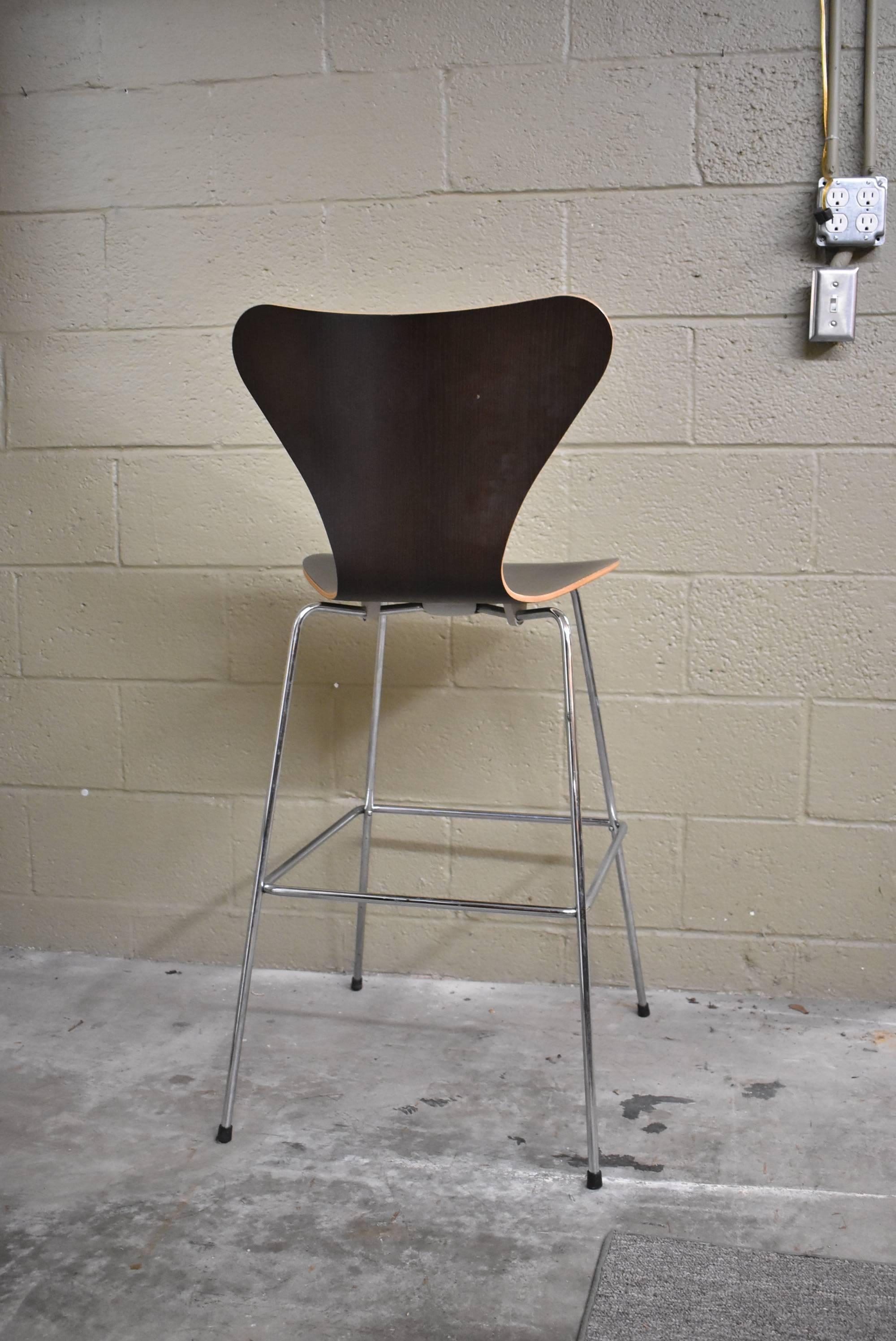 20th Century Mid-Century Modern Danish Arne Jacobsen for Fritz Hansen Pair of Bar Stools For Sale