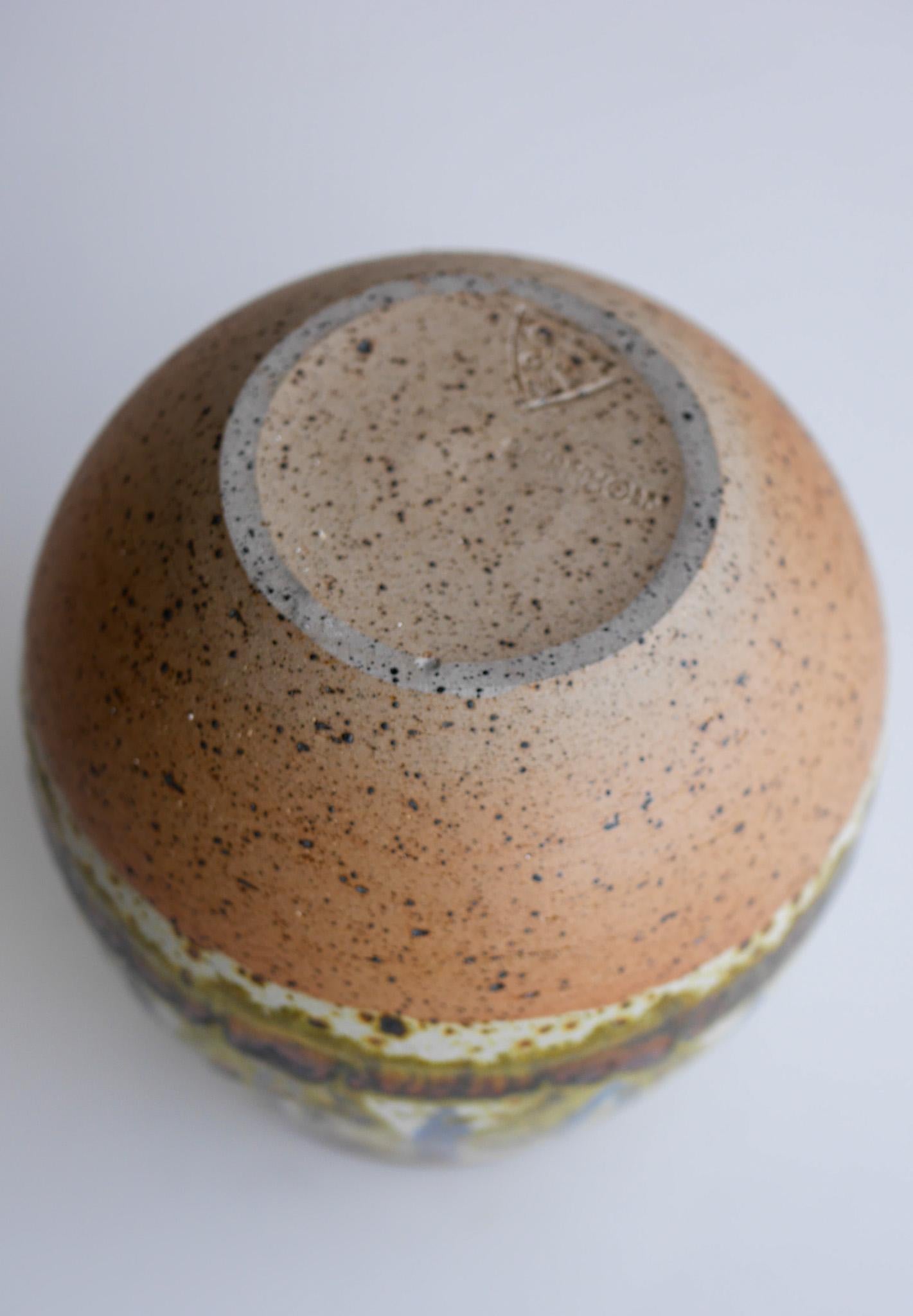 Danese Vaso in ceramica d'arte danese della metà del secolo scorso di Michael Andersen, Bornholm. in vendita