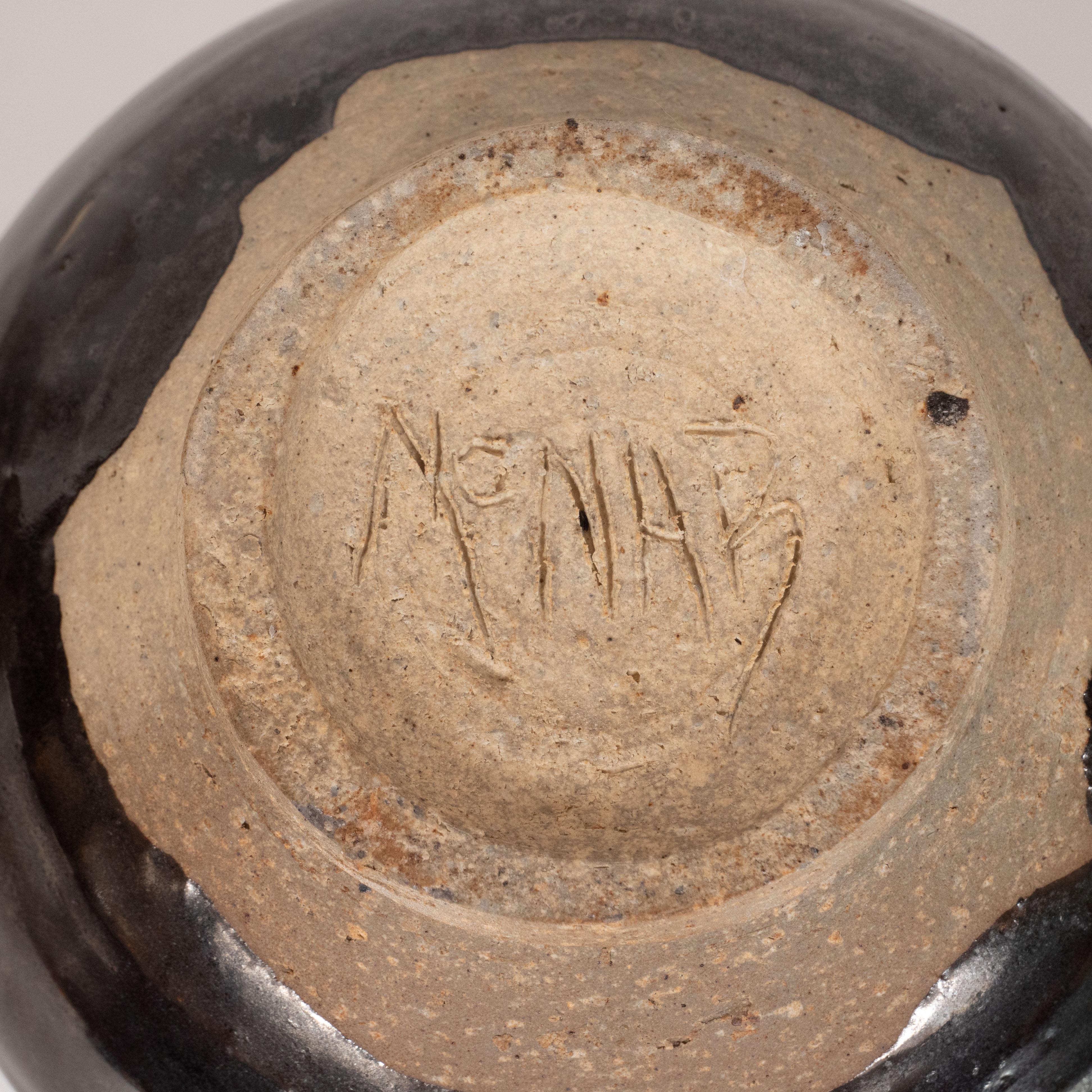 Dänische schwarz glasierte und natürliche Keramikvase in Sanduhrform, Moderne der Mitte des Jahrhunderts 2
