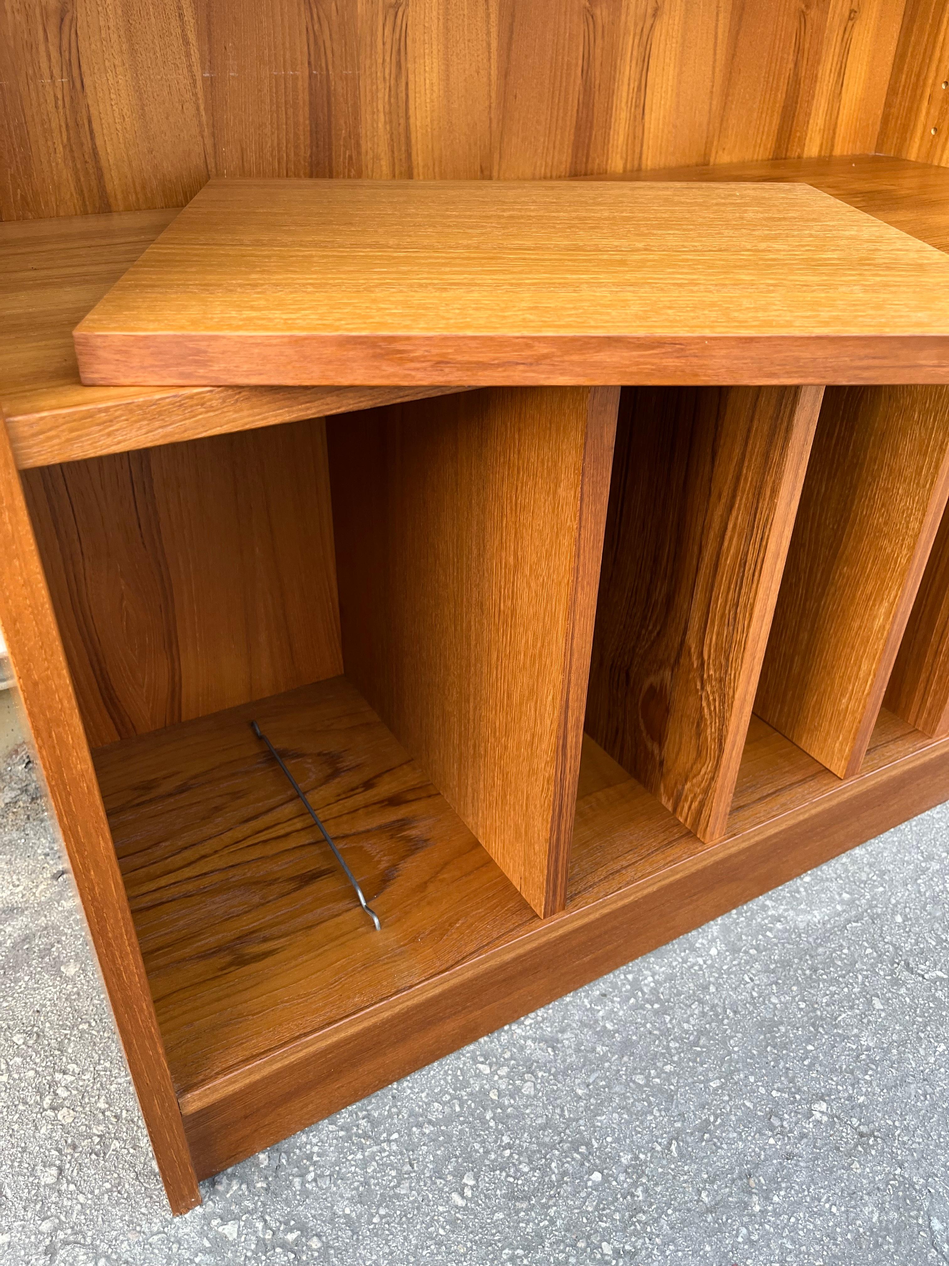 Dänisches Bücherregal von Poul Hundevad, Moderne der Mitte des Jahrhunderts. Circa 1970er Jahre 7