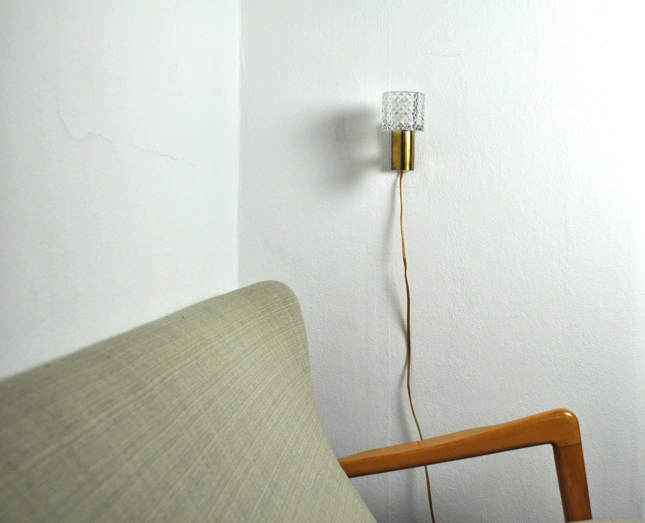 Mid-Century Modern Danish Brass and Teak Sconce, 1960s In Good Condition For Sale In Vordingborg, DK