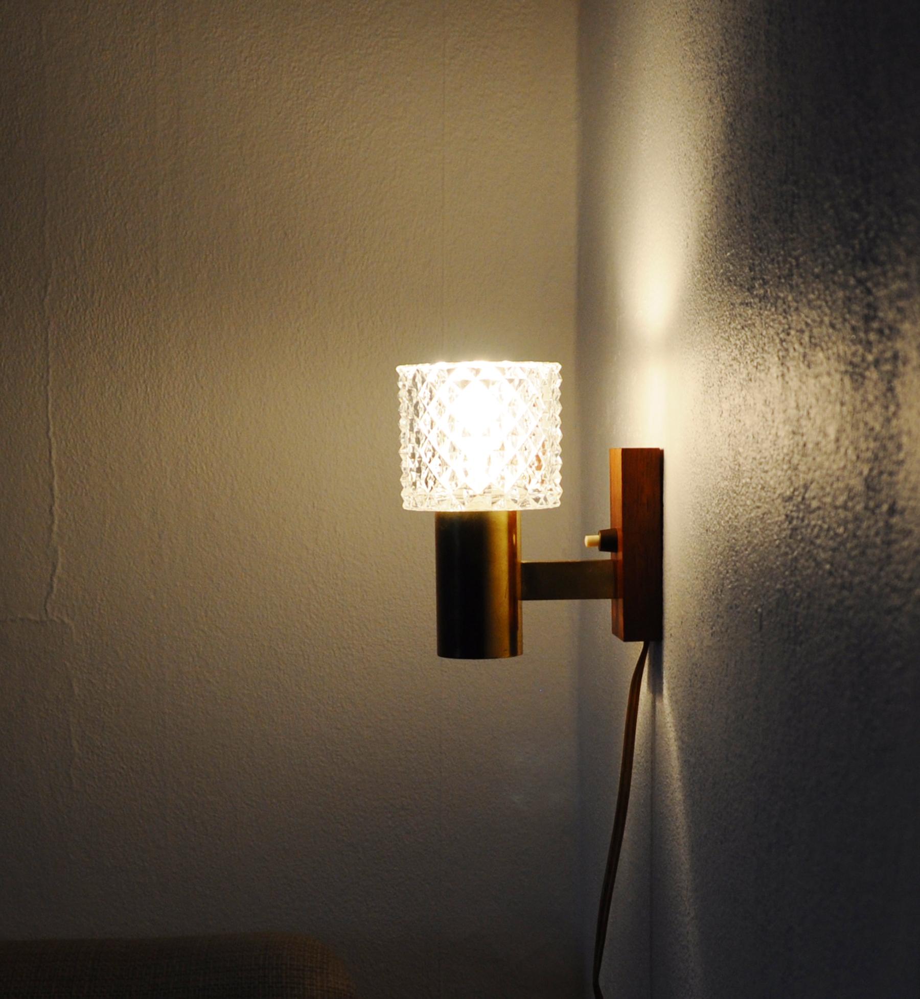 Mid-Century Modern Danish Brass and Teak Sconce, 1960s For Sale 1