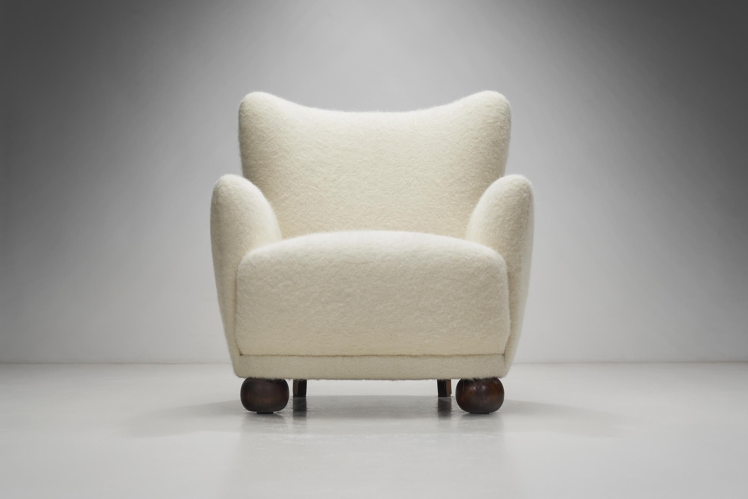 Mid-Century Modern Danish Cabinetmaker Lounge Chair, Denmark, 1940s 5