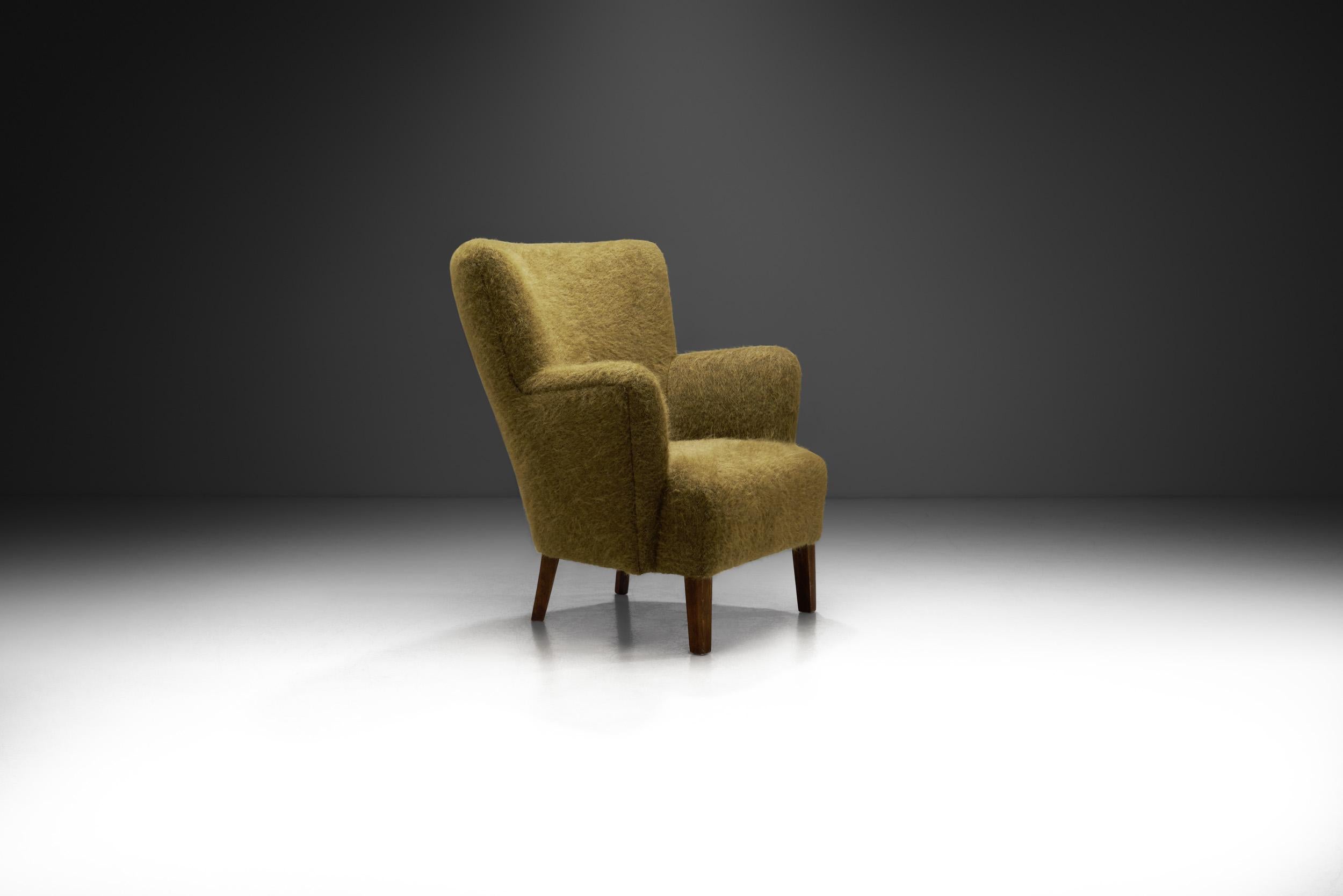 Mid-Century Modern Danish Cabinetmaker Lounge Chair, Denmark, 1940s In Good Condition For Sale In Utrecht, NL