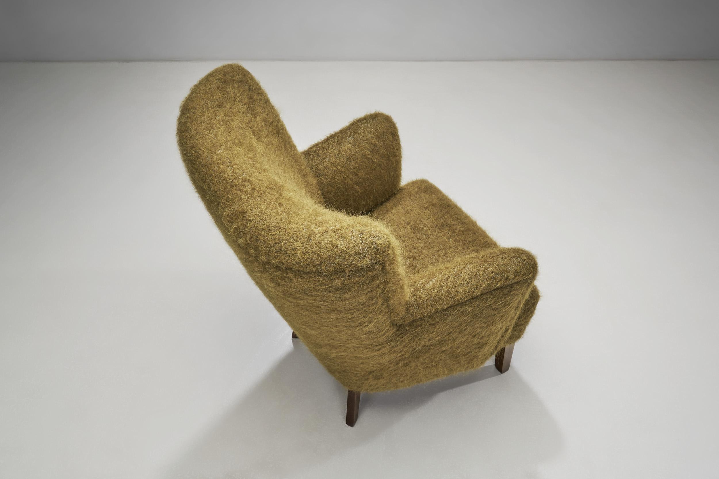 Fabric Mid-Century Modern Danish Cabinetmaker Lounge Chair, Denmark, 1940s For Sale