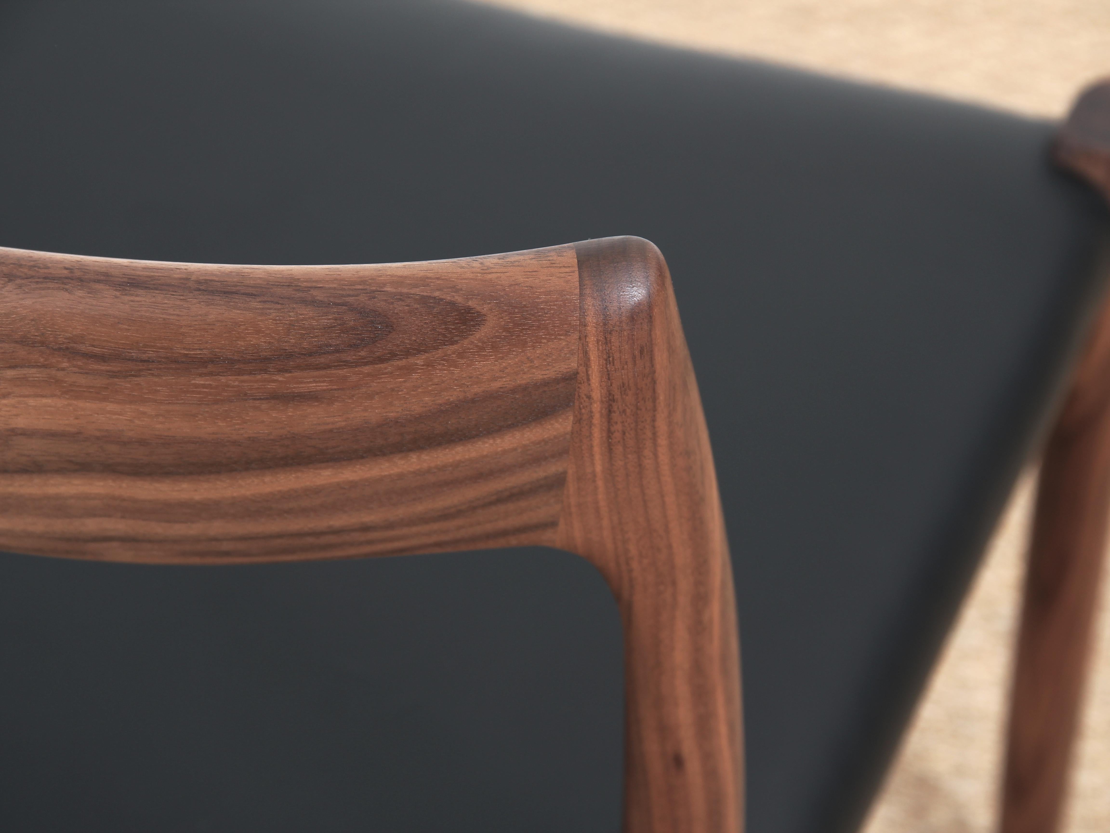 Scandinavo Sedia danese moderna di metà secolo Model 77 di Niels O. Møller. Nuovo modello in vendita