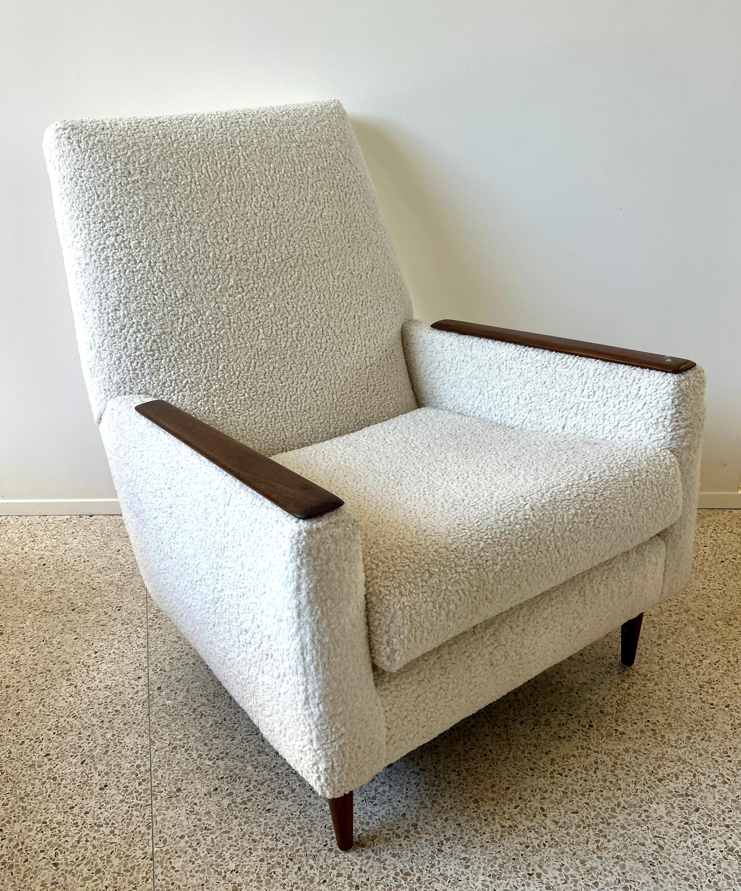 A wonderful and extremely comfortable Mid Century Modern Danish Lounge Chair.

The modern lines and fabric keep this iconic look relevant in any home or space in the 21st Century.   A compliment to any room - Den, office, Bedroom, guest room.. the