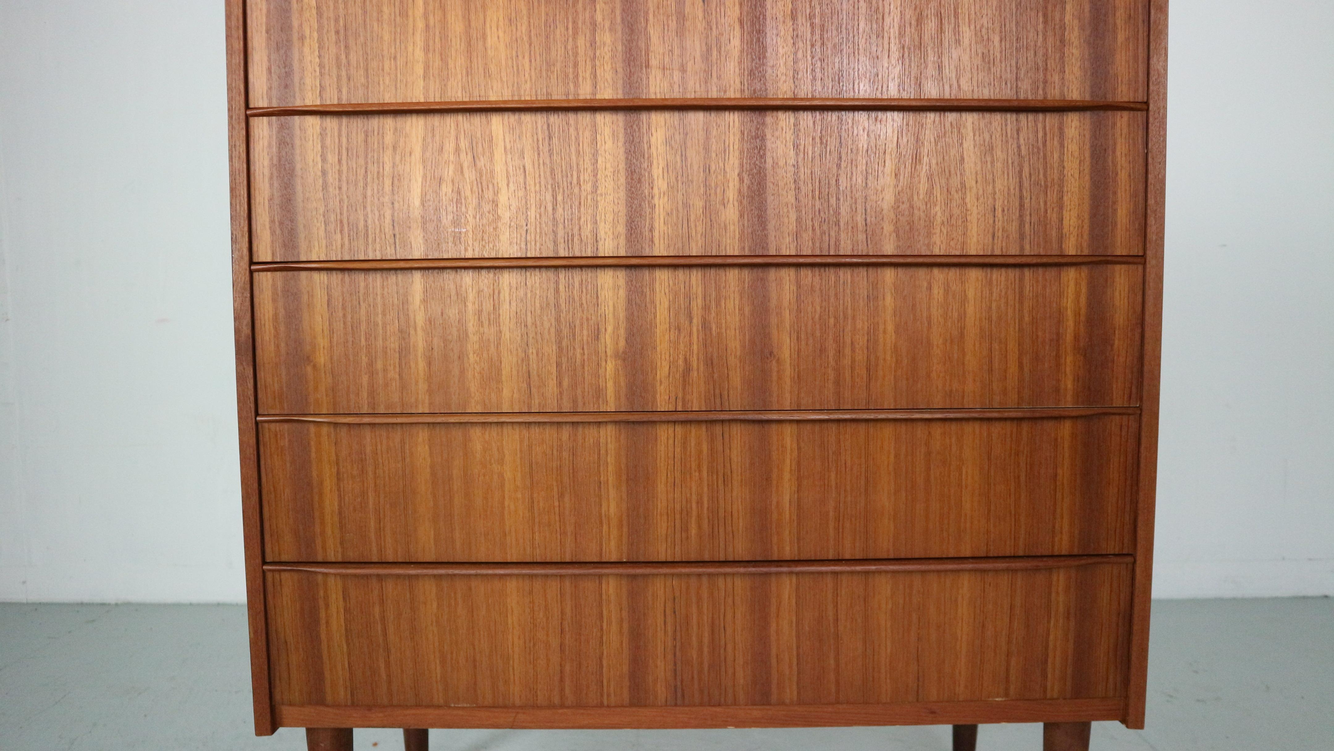 Mid-Century Modern Danish Chest of 5 Drawers, Tallboy in Teak, Denmark, 1960 6