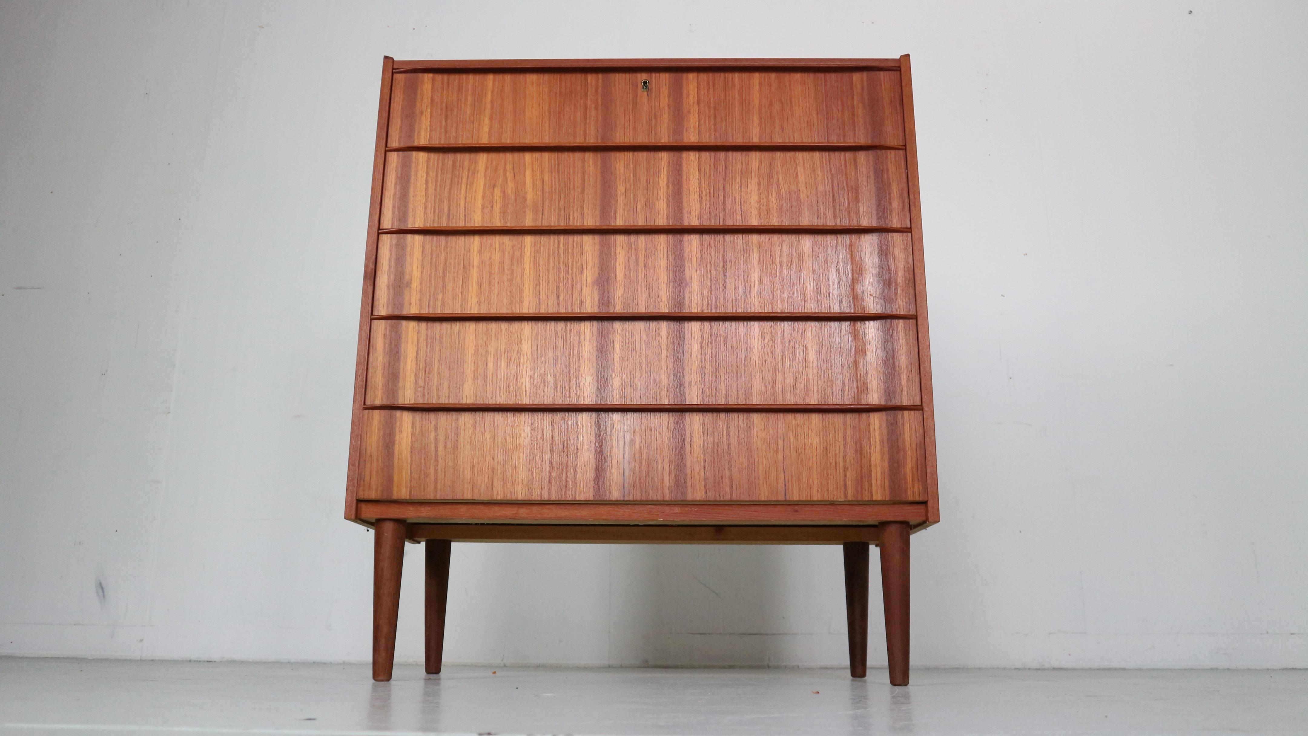 Mid-Century Modern Danish Chest of 5 Drawers, Tallboy in Teak, Denmark, 1960 1