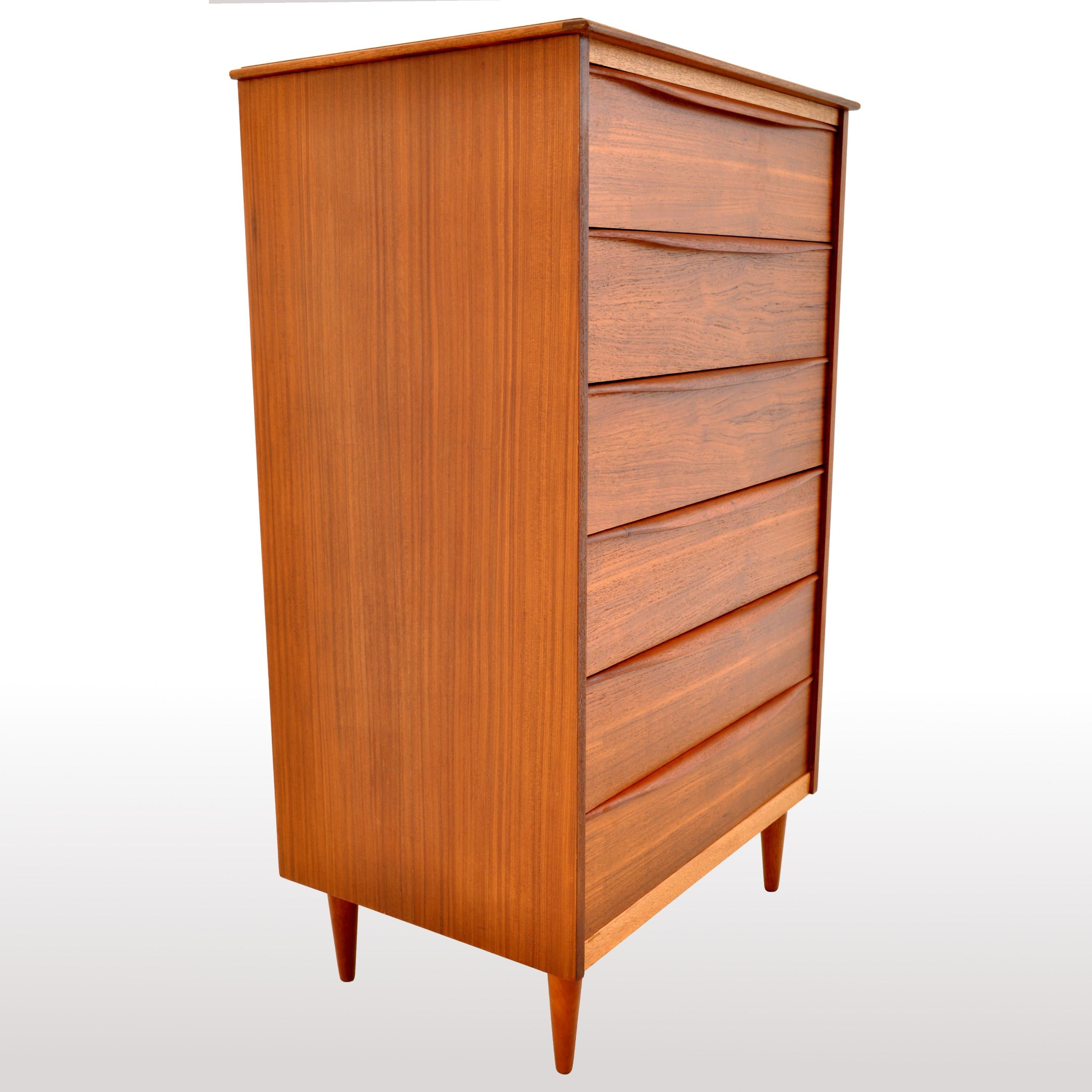 Mid-Century Modern Danish Chest of Drawers / Dresser in Teak, 1960s In Good Condition In Portland, OR