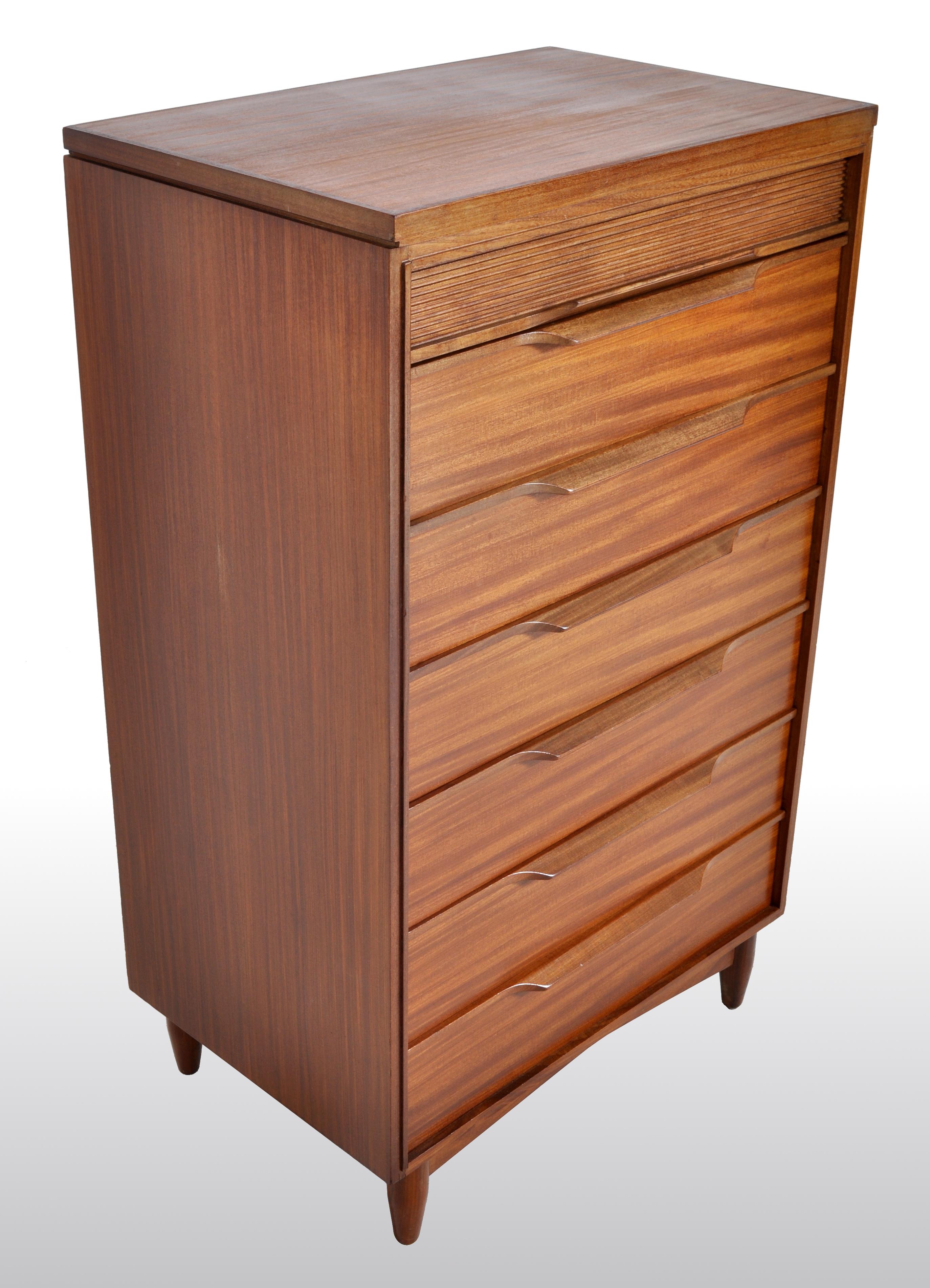 Mid-Century Modern Danish Chest of Drawers/Dresser in Teak, 1960s 3