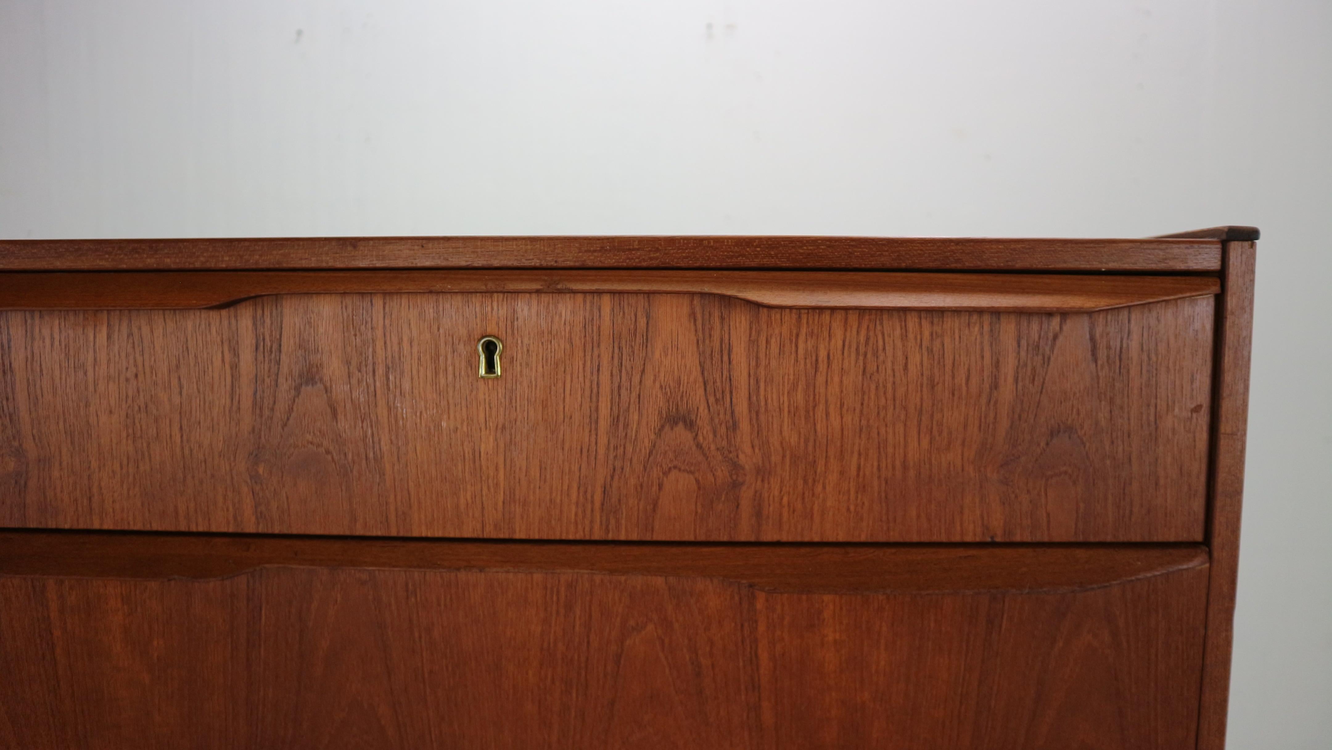 Mid-Century Modern Danish Chest of Six Drawers, Tallboy in Teak, Denmark, 1960 8