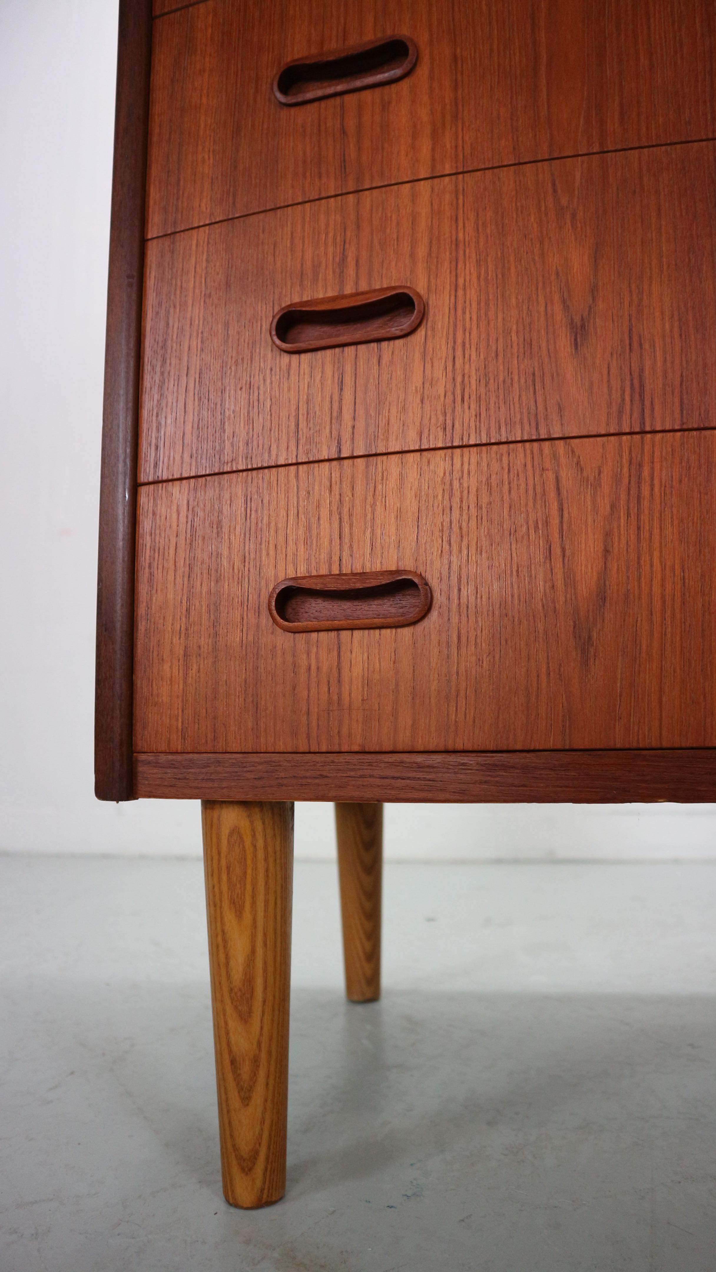 Mid-Century Modern Danish Chest of Six Drawers, Tallboy in Teak, Denmark, 1960 10