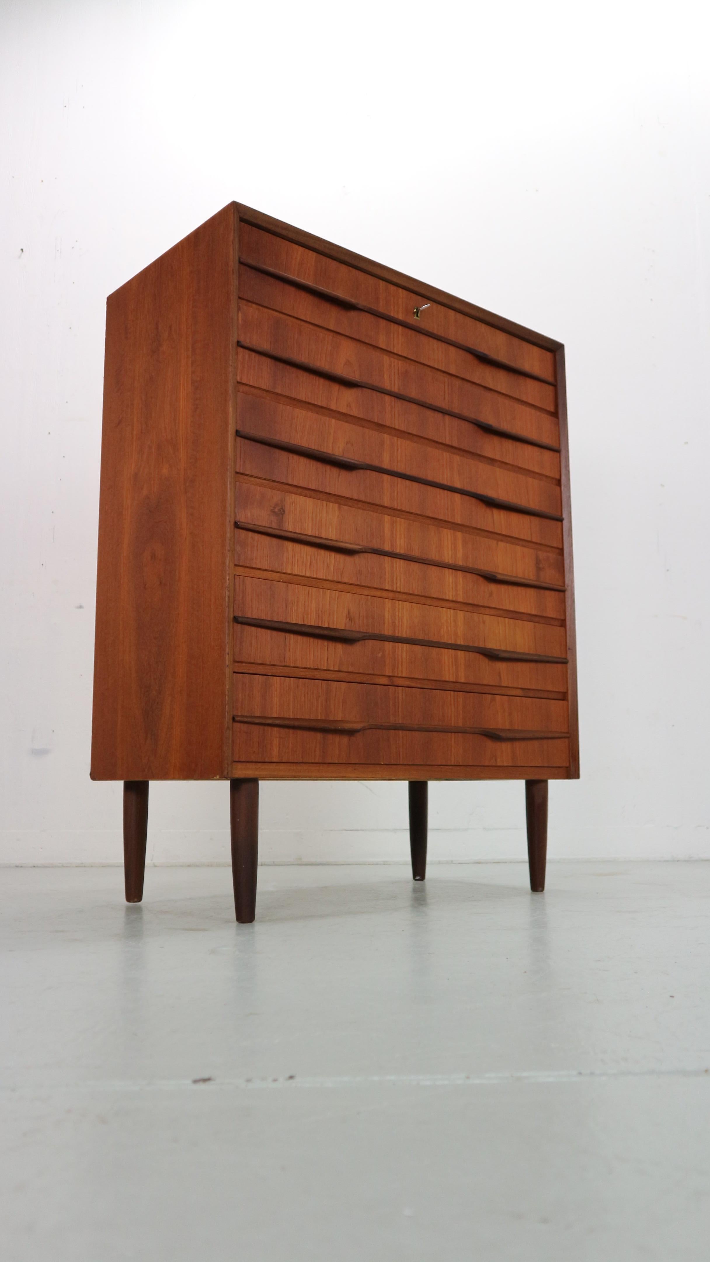 Mid-Century Modern Danish Chest of Six Drawers, Tallboy in Teak, Denmark, 1960 2