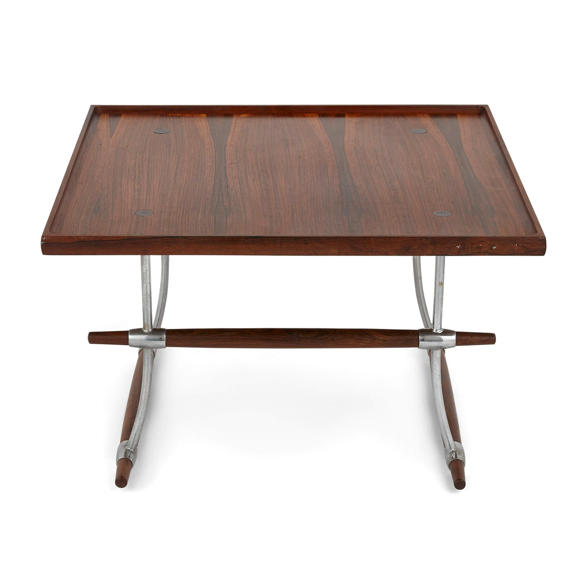 Table basse danoise moderne du milieu du siècle dernier en chrome et bois de rose de Quistgaard Bon état - En vente à London, GB