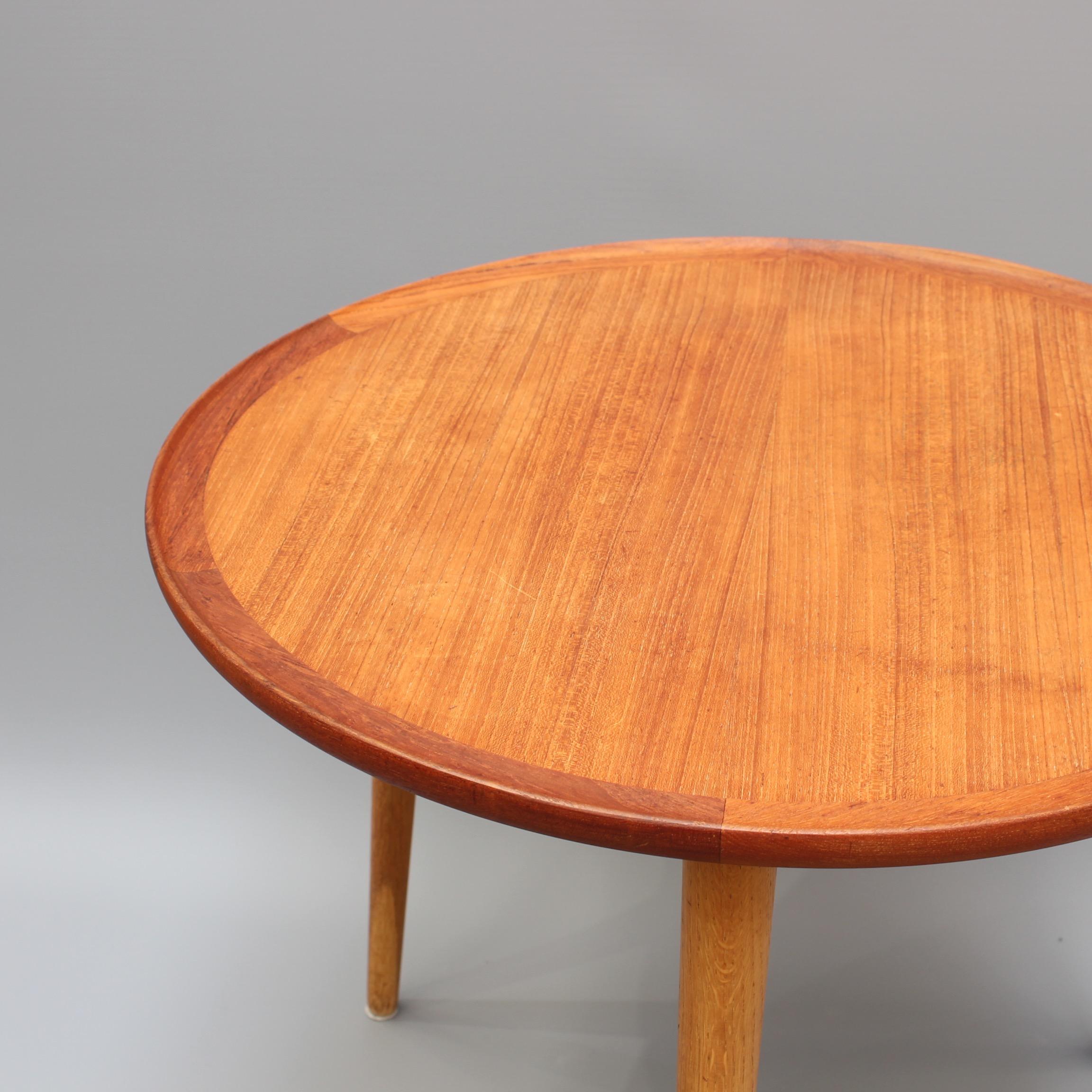 Mid-Century Modern Danish Circular Teak End Table, circa 1960s In Good Condition In London, GB