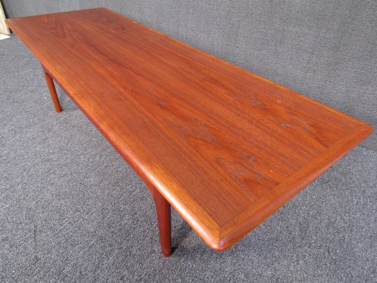 Late 20th Century Mid-Century Modern Danish Coffee Table  For Sale