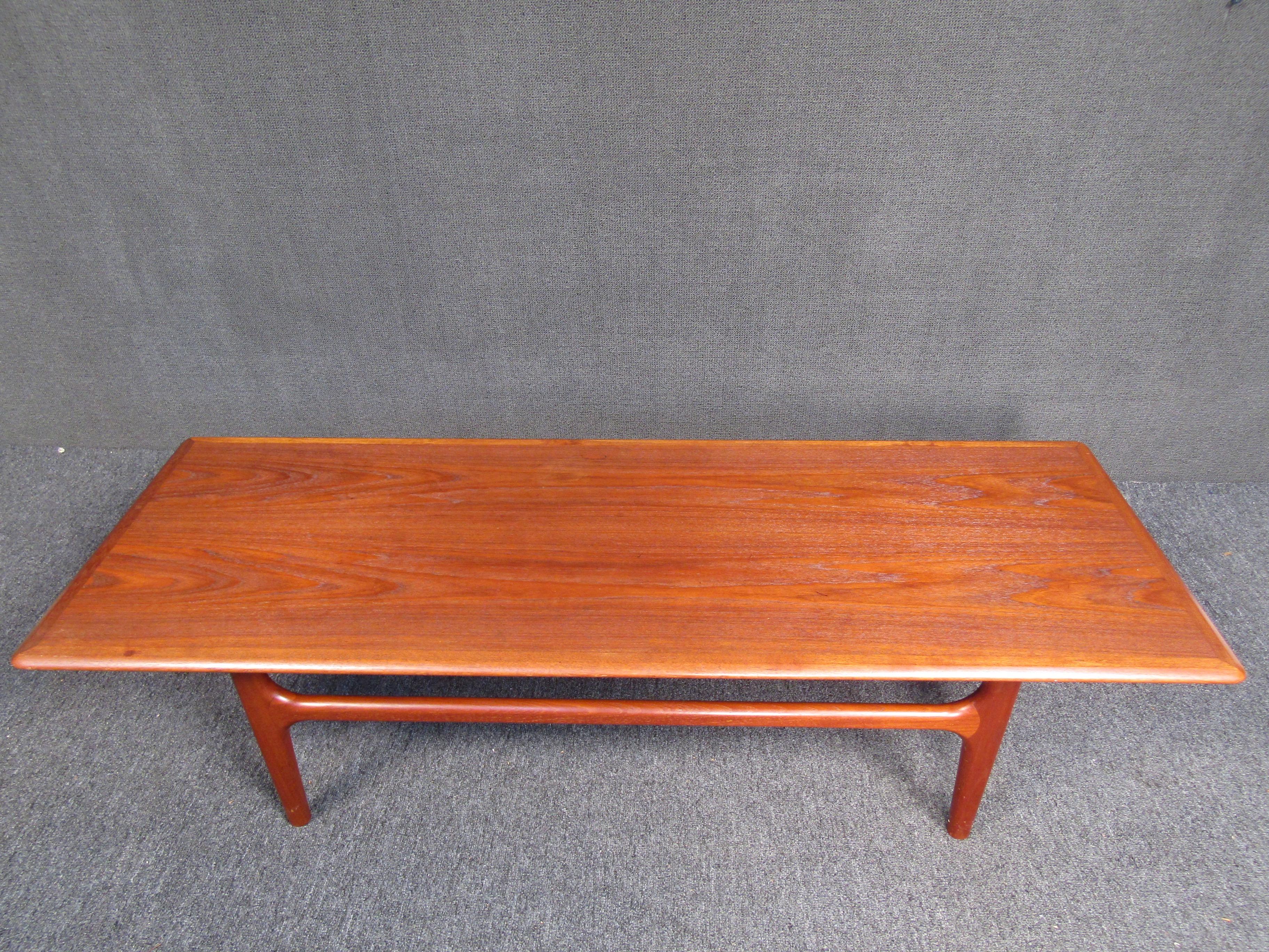 Mid-Century Modern Danish Coffee Table In Good Condition In Brooklyn, NY