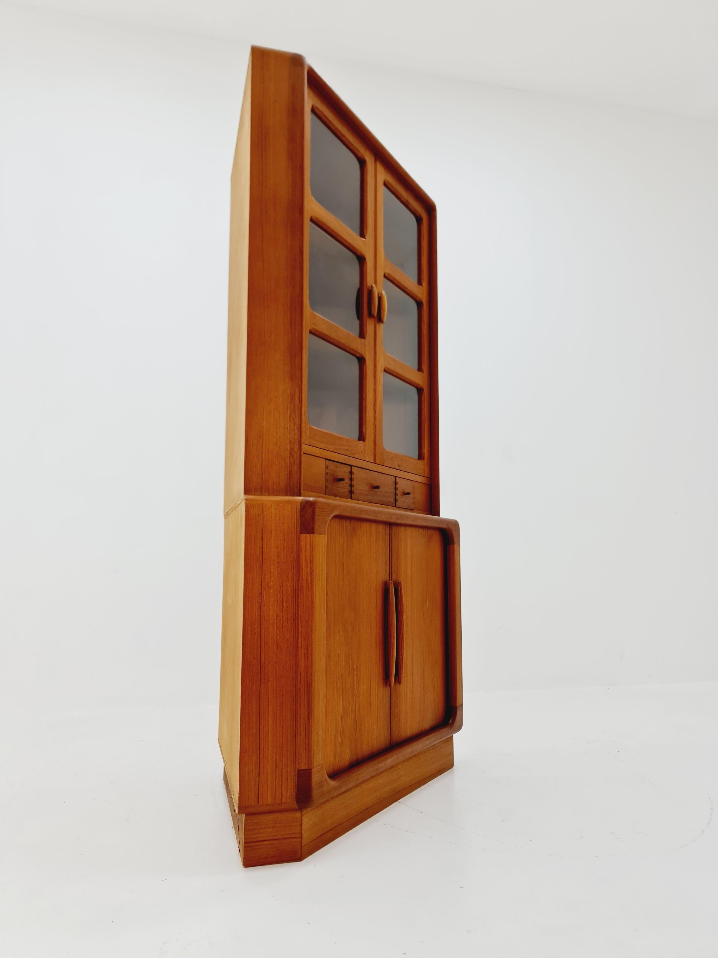 Mid Century Modern danish corner cabinet teak By Dyrlund , 1960s For Sale 1