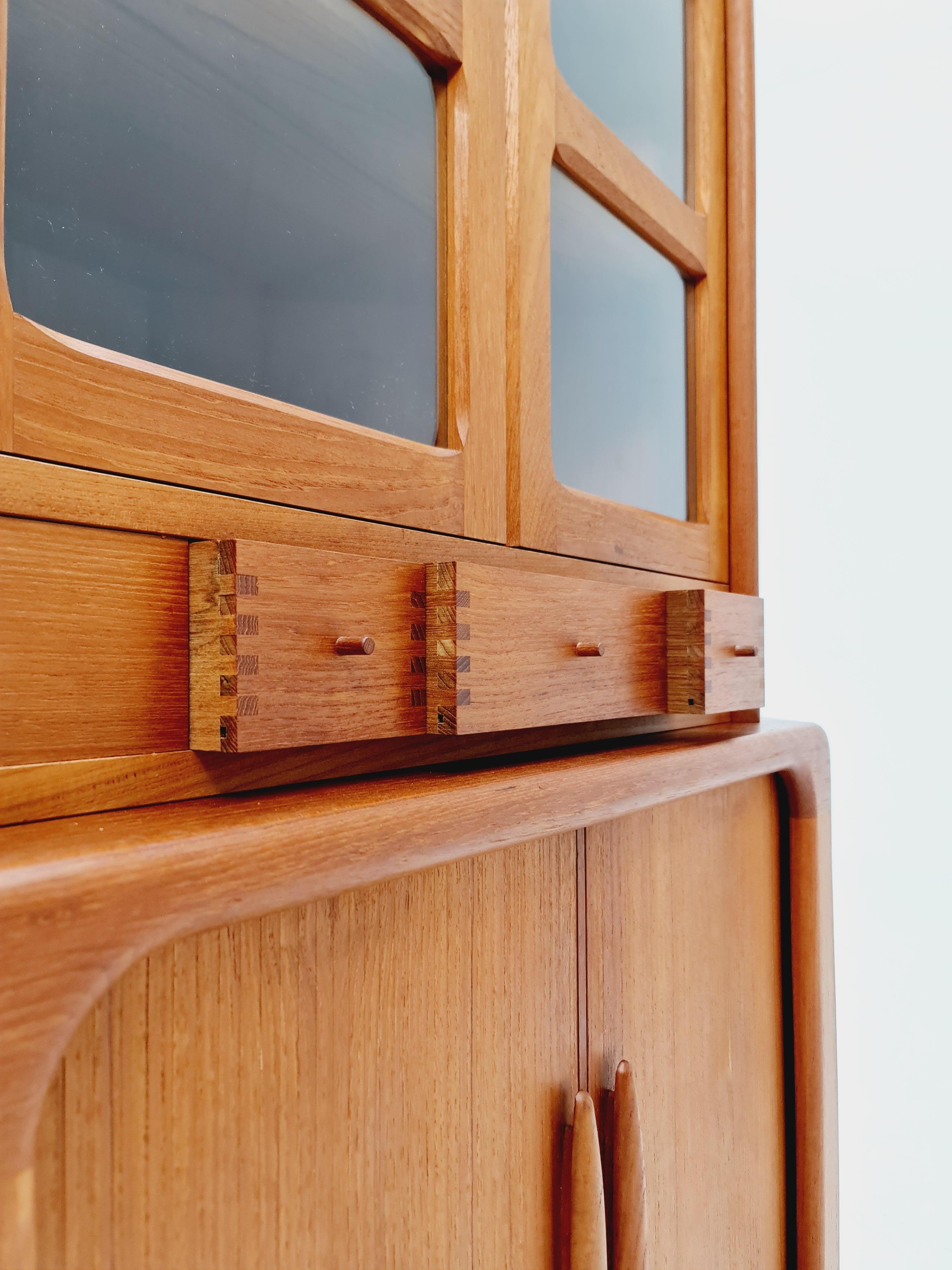 Mid Century Modern danish corner cabinet teak By Dyrlund , 1960s For Sale 2
