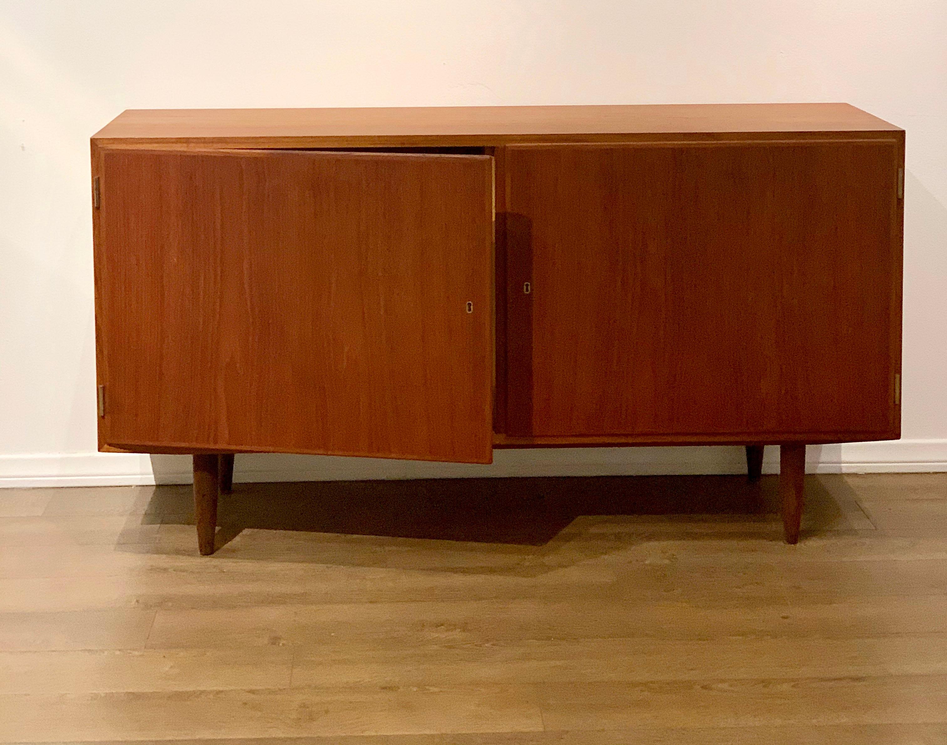 Mid-Century Modern Danish Credenza with Drawers In Good Condition In San Diego, CA
