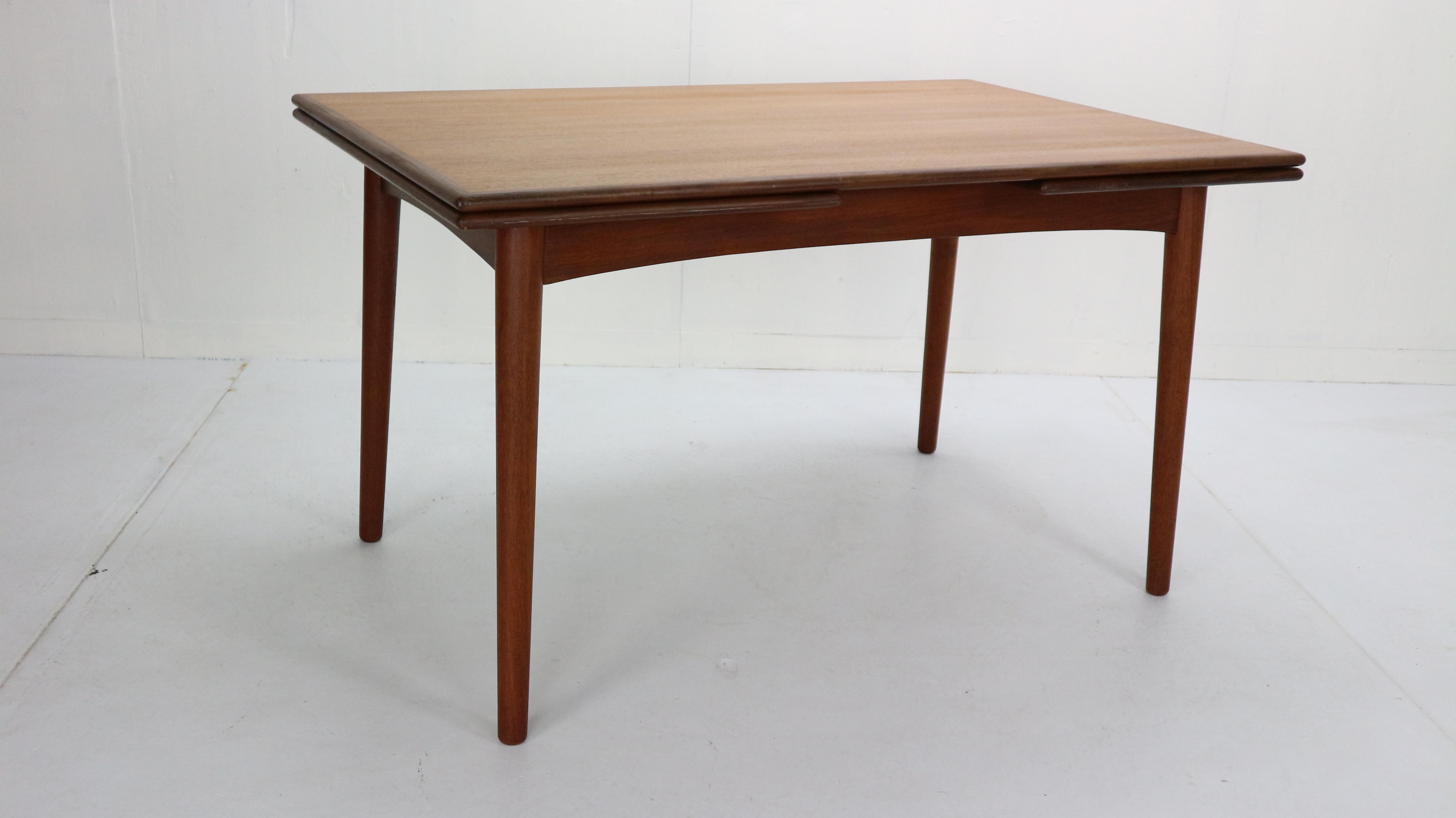 Mid-Century Modern Danish Design Extendable Teak Dining Table, 1960s 14
