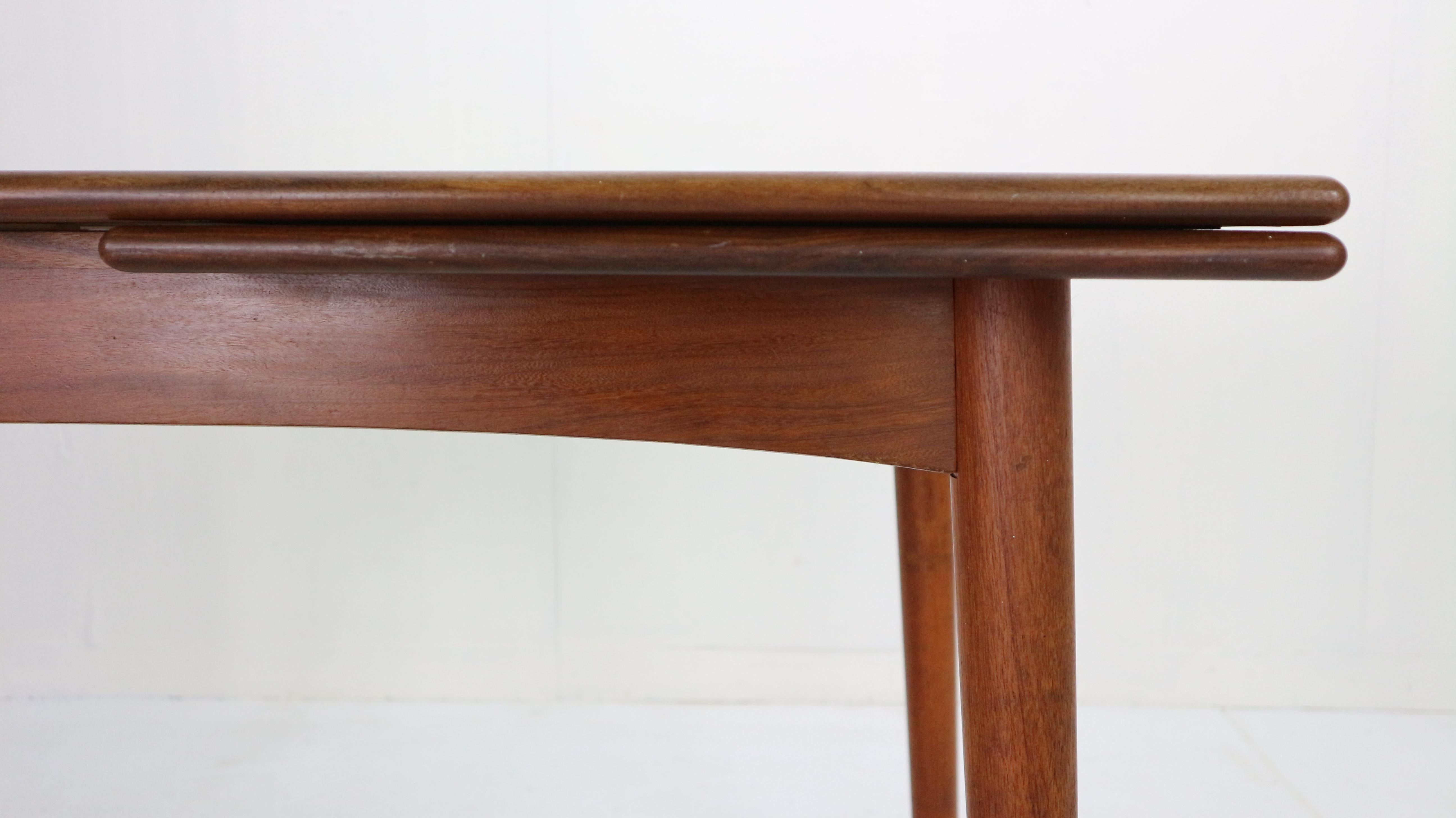 Mid-Century Modern Danish Design Extendable Teak Dining Table, 1960s 16