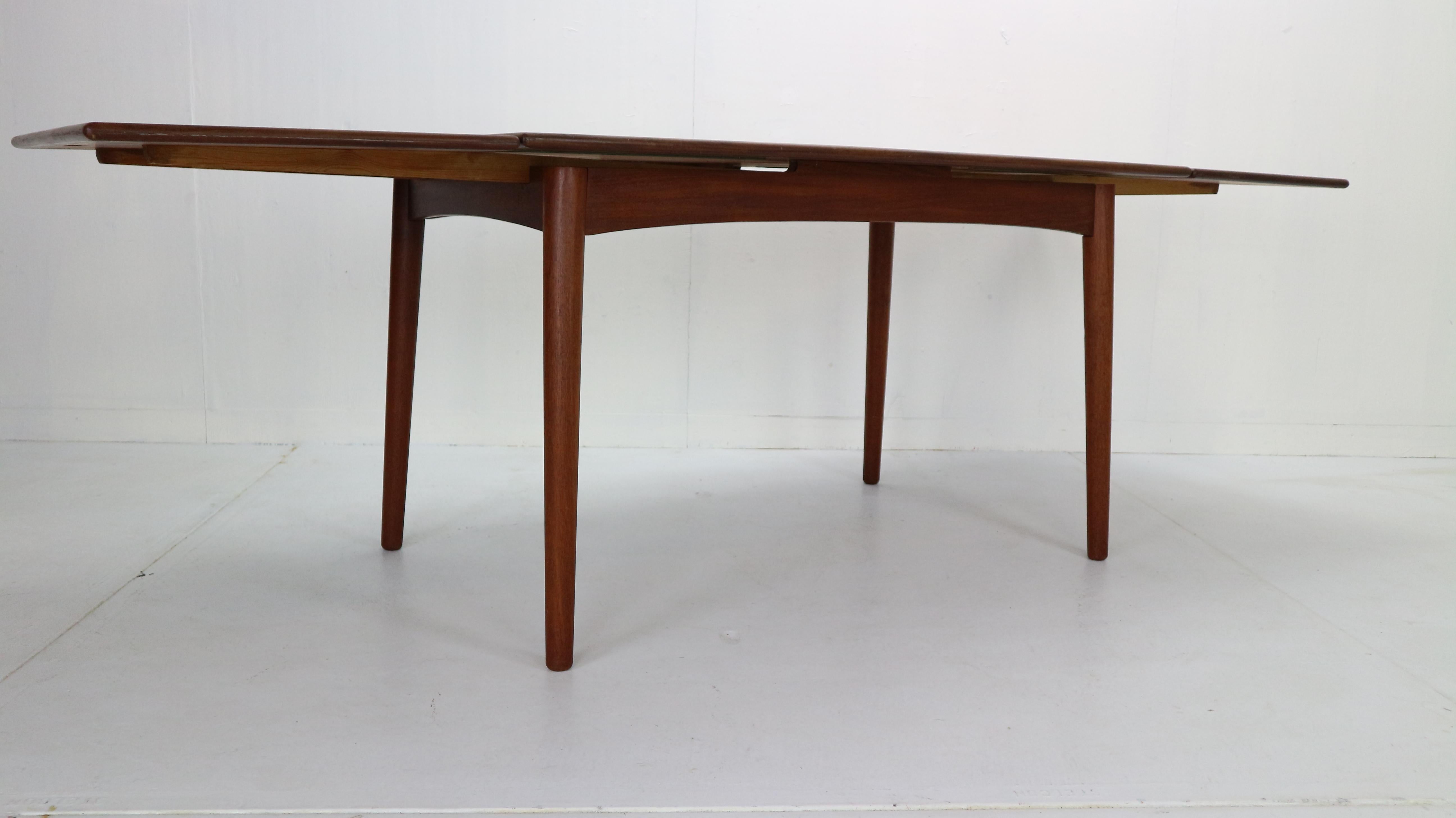 Mid-Century Modern Danish Design Extendable Teak Dining Table, 1960s 2